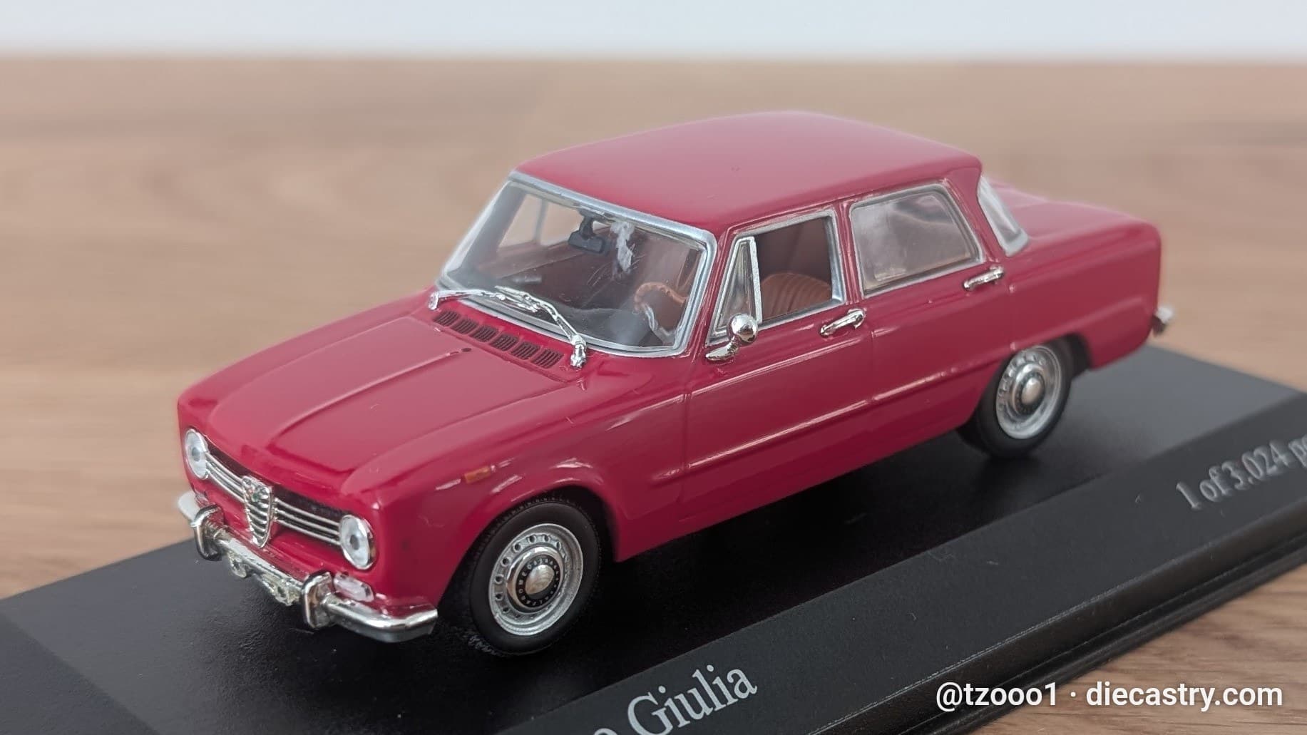 1970 Alfa Romeo Giulia 1:43 scale diecast model by Minichamps in Rosso Alfa