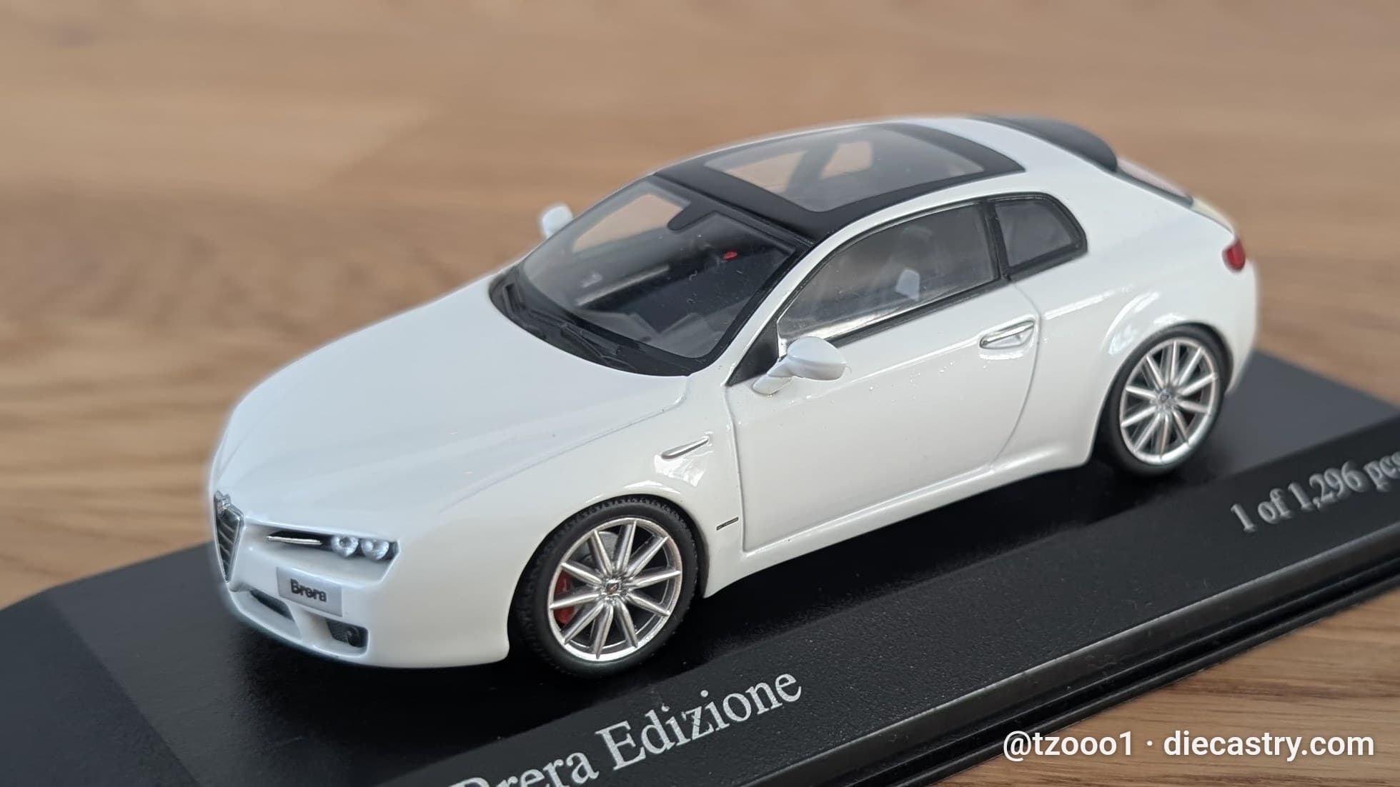 2008 Alfa Romeo Brera Edizione 1:43 scale diecast model by Minichamps in Bianco Chiaccio