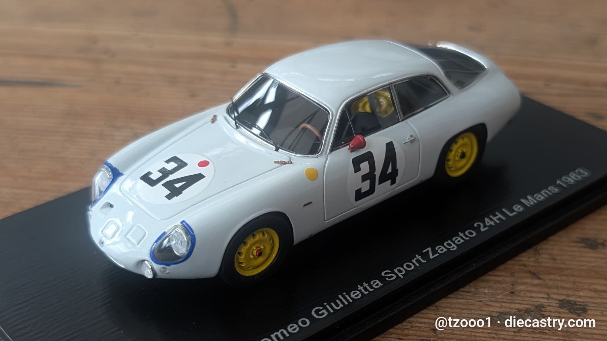 1963 Alfa Romeo Giulietta Sport Zagato / 24H LE Mans 1:43 scale diecast model by SPARK Models in #34