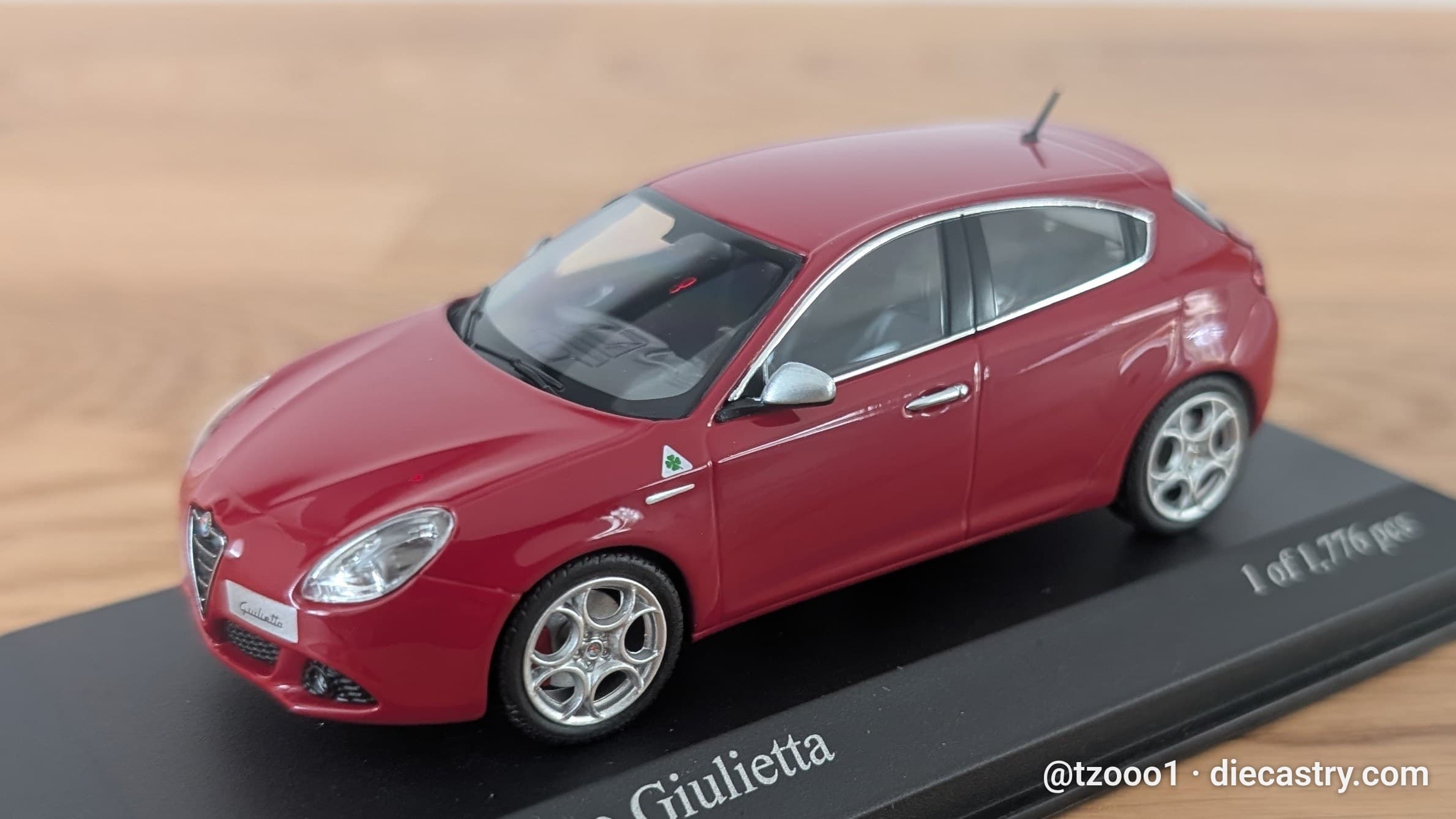 2010 Alfa Romeo Giulietta 1:43 scale diecast model by Minichamps in Rosso Alfa