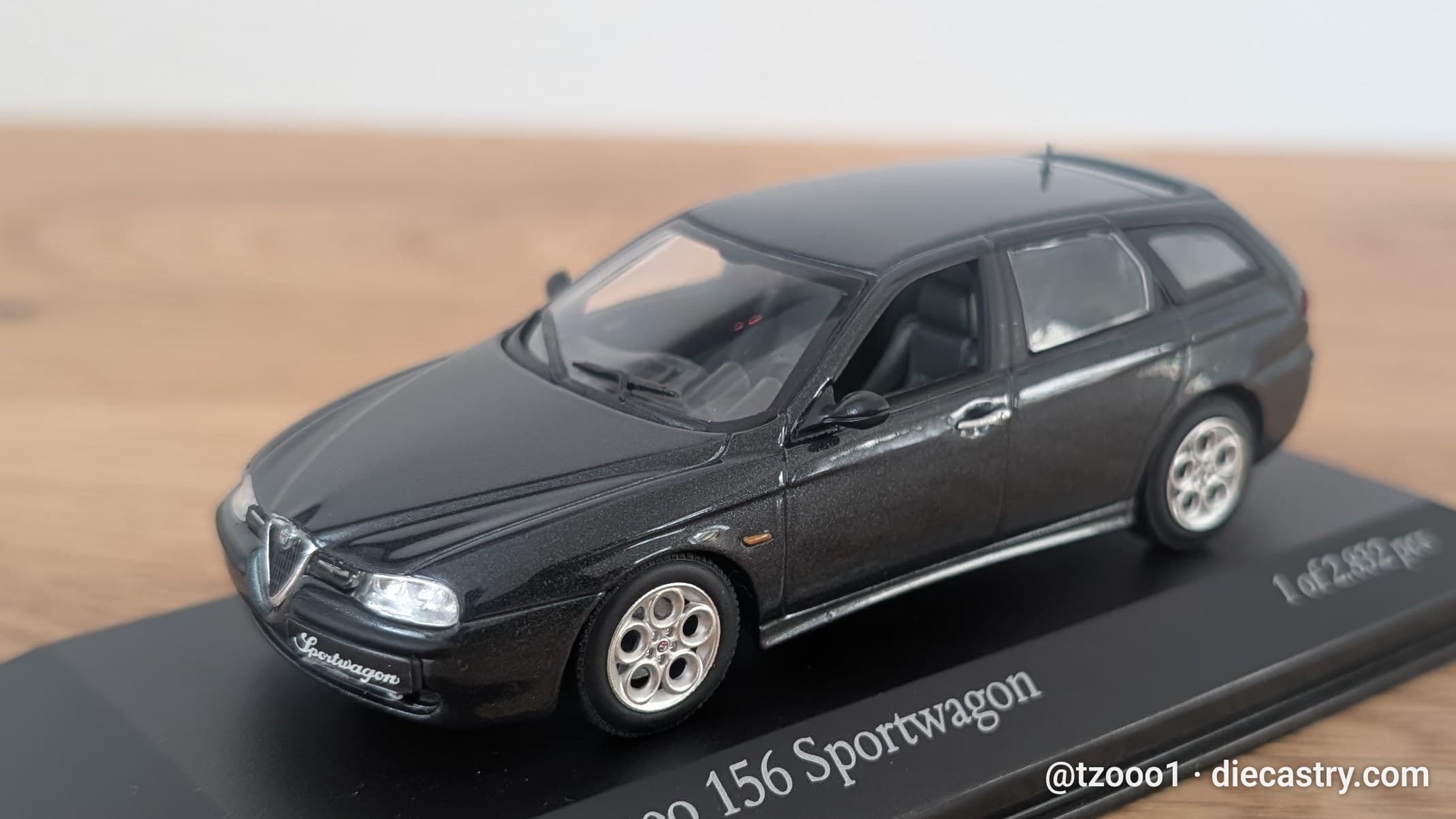 2001 Alfa Romeo 156 Sportwagon 1:43 scale diecast model by Minichamps in Grigio Africa / grey metallic