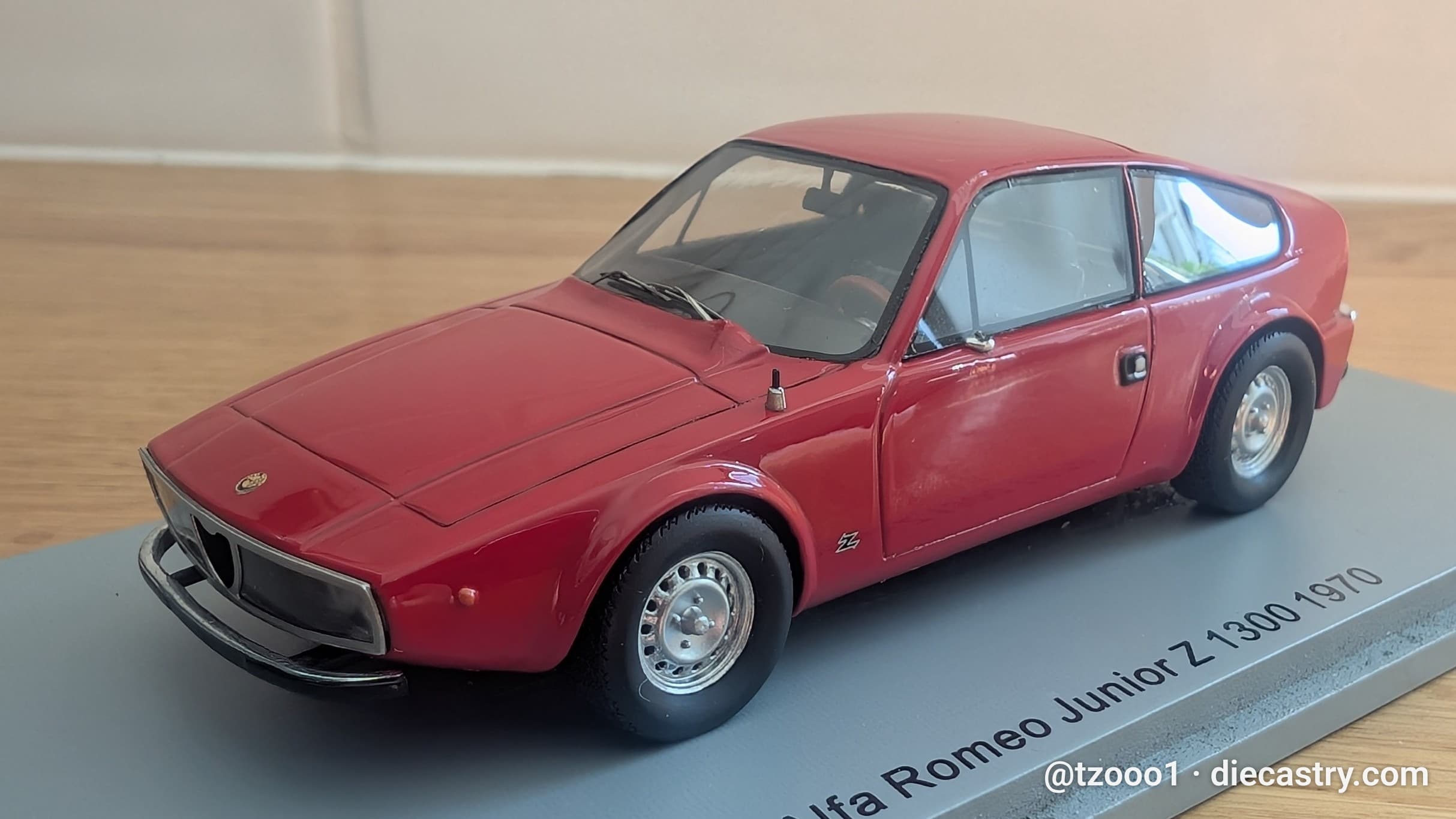 1970 Alfa Romeo Junior Z 1300 1:43 scale diecast model by SPARK Models