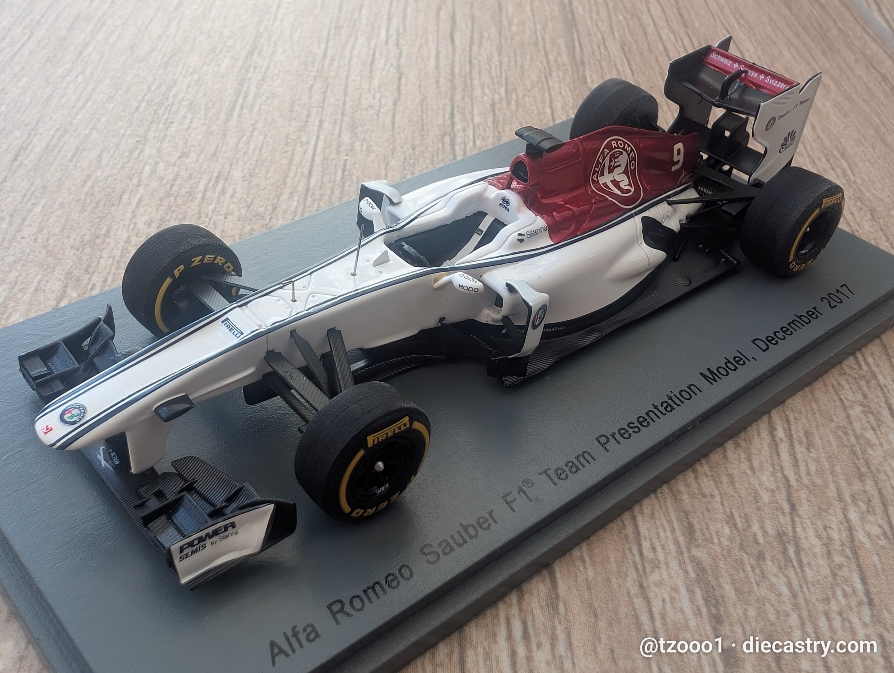 2018 Alfa Romeo ALFA ROMEO SAUBER F1 Team Presentation car 2018 1:43 scale diecast model by SPARK Models