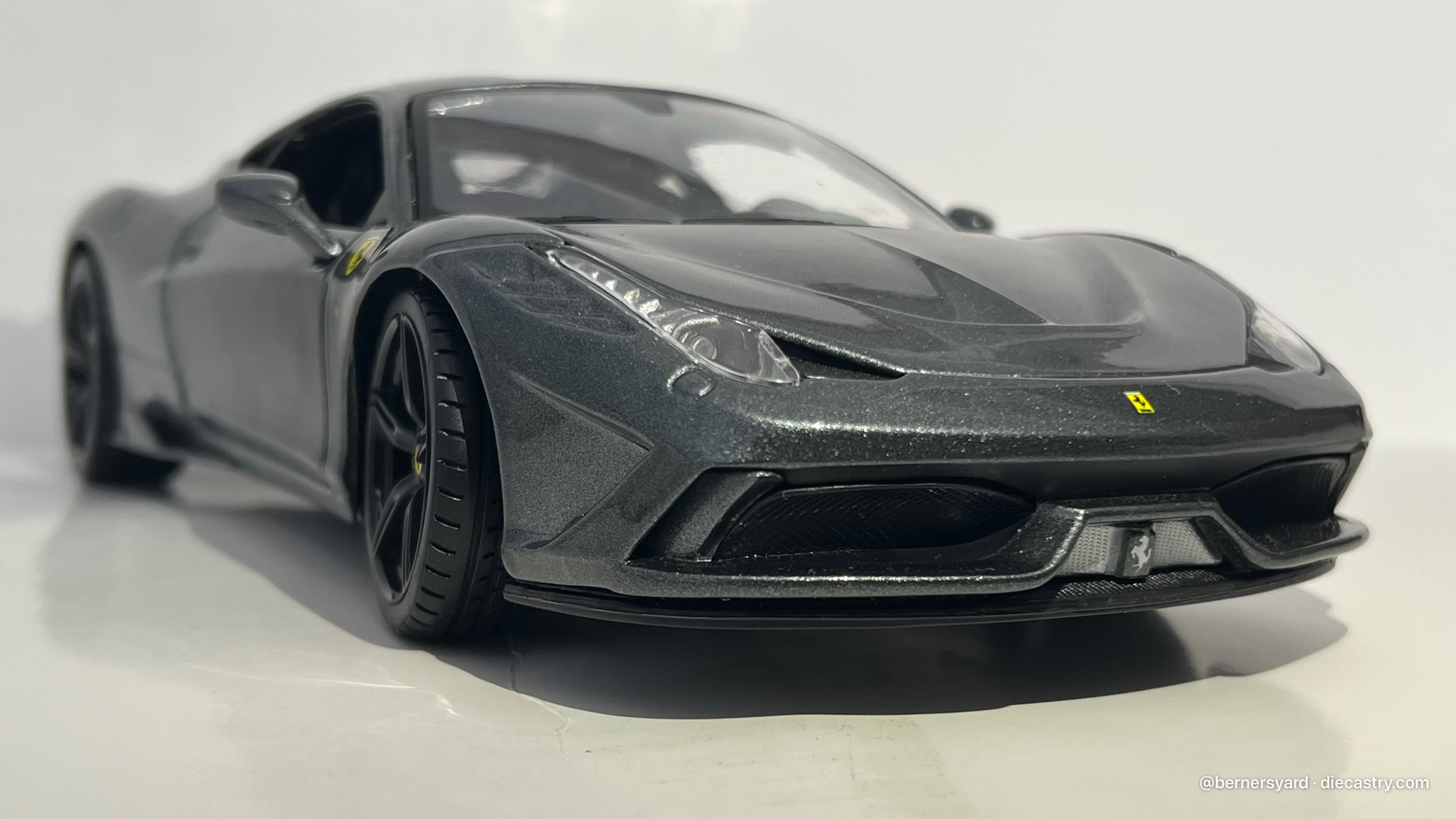 2015 Ferrari 458 speciale 1:18 scale diecast model by Maisto in Metallic grey