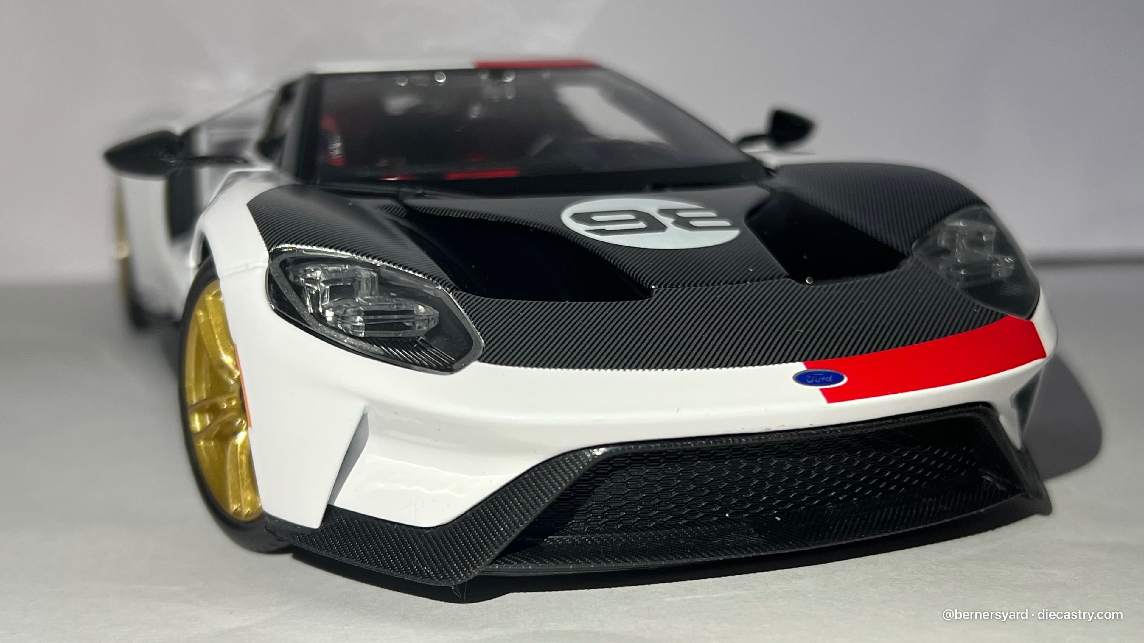 2021 Ford GT Heritage Edition 1:18 scale diecast model by Maisto in Frozen white