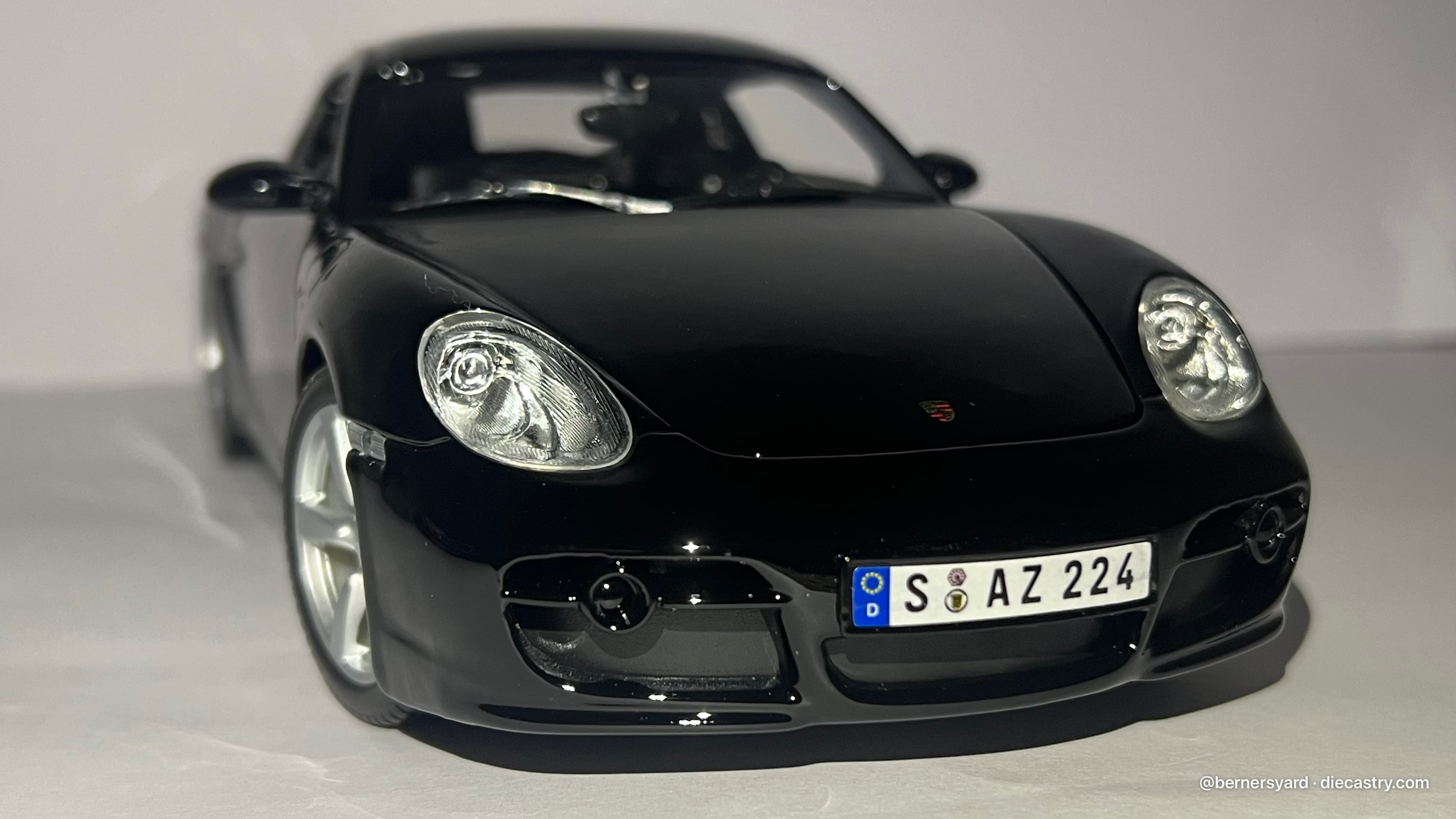 2006 Porsche Cayman S 1:18 scale diecast model by Maisto in Solid Black