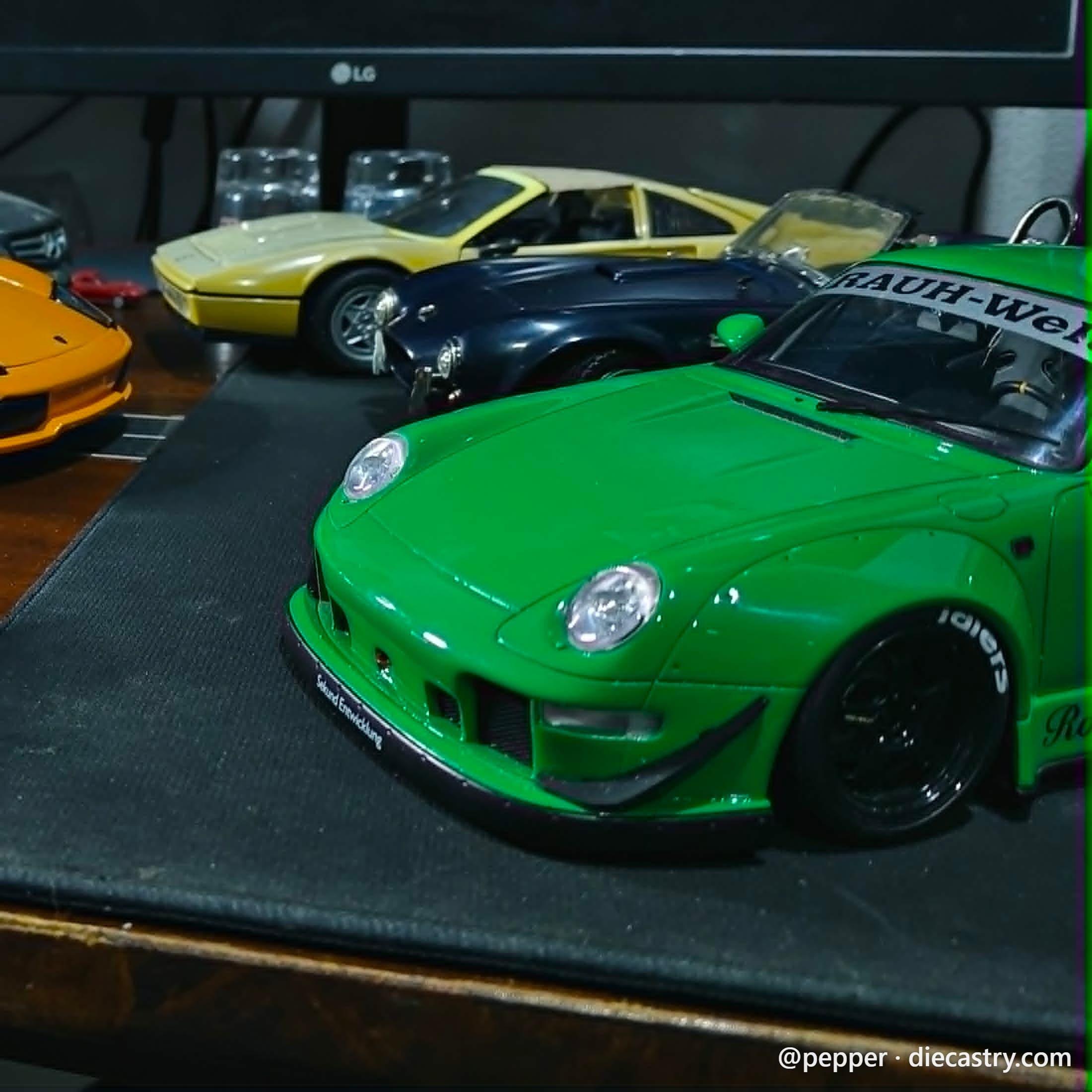 2016 Porsche 911 (993) RWB "Rough Rhythm" 1:18 scale diecast model by GT Spirit in Green