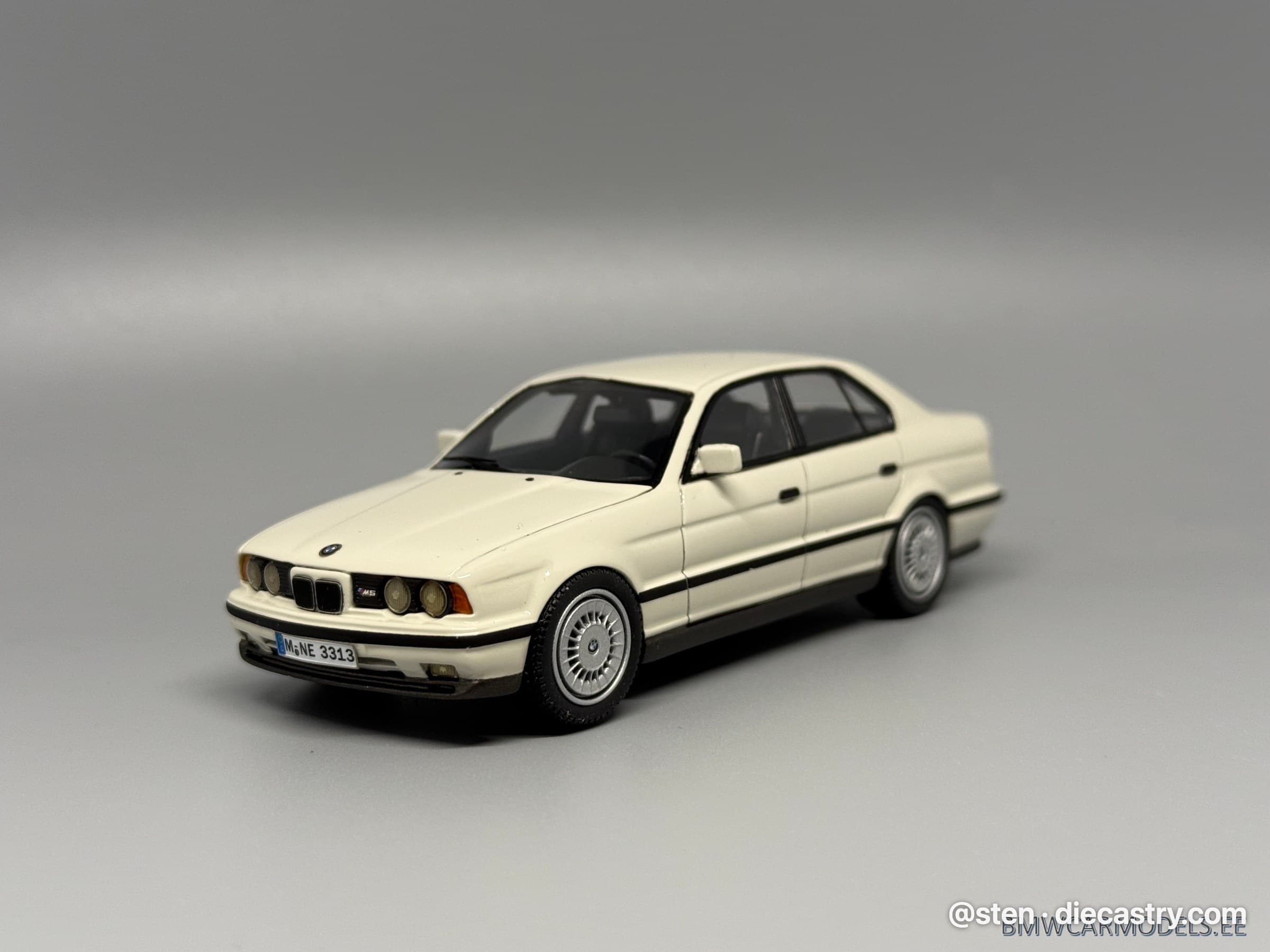BMW M5 (E34)