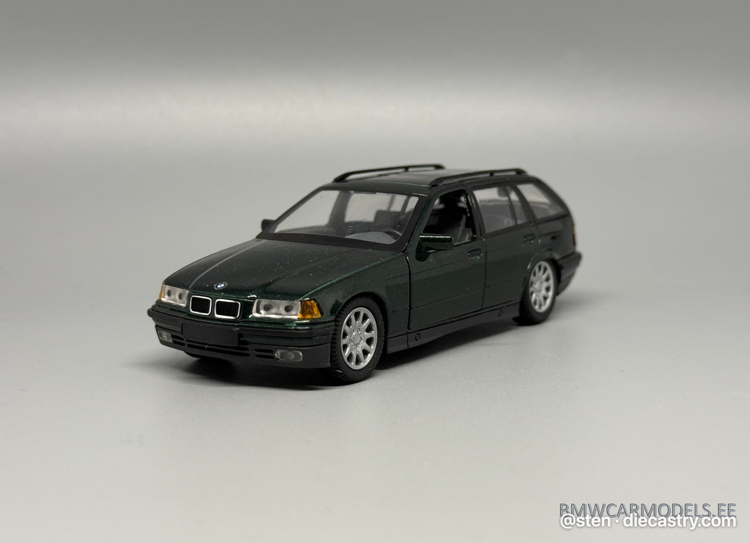 BMW 328i Touring (E36) 1:43 scale diecast model by Schuco