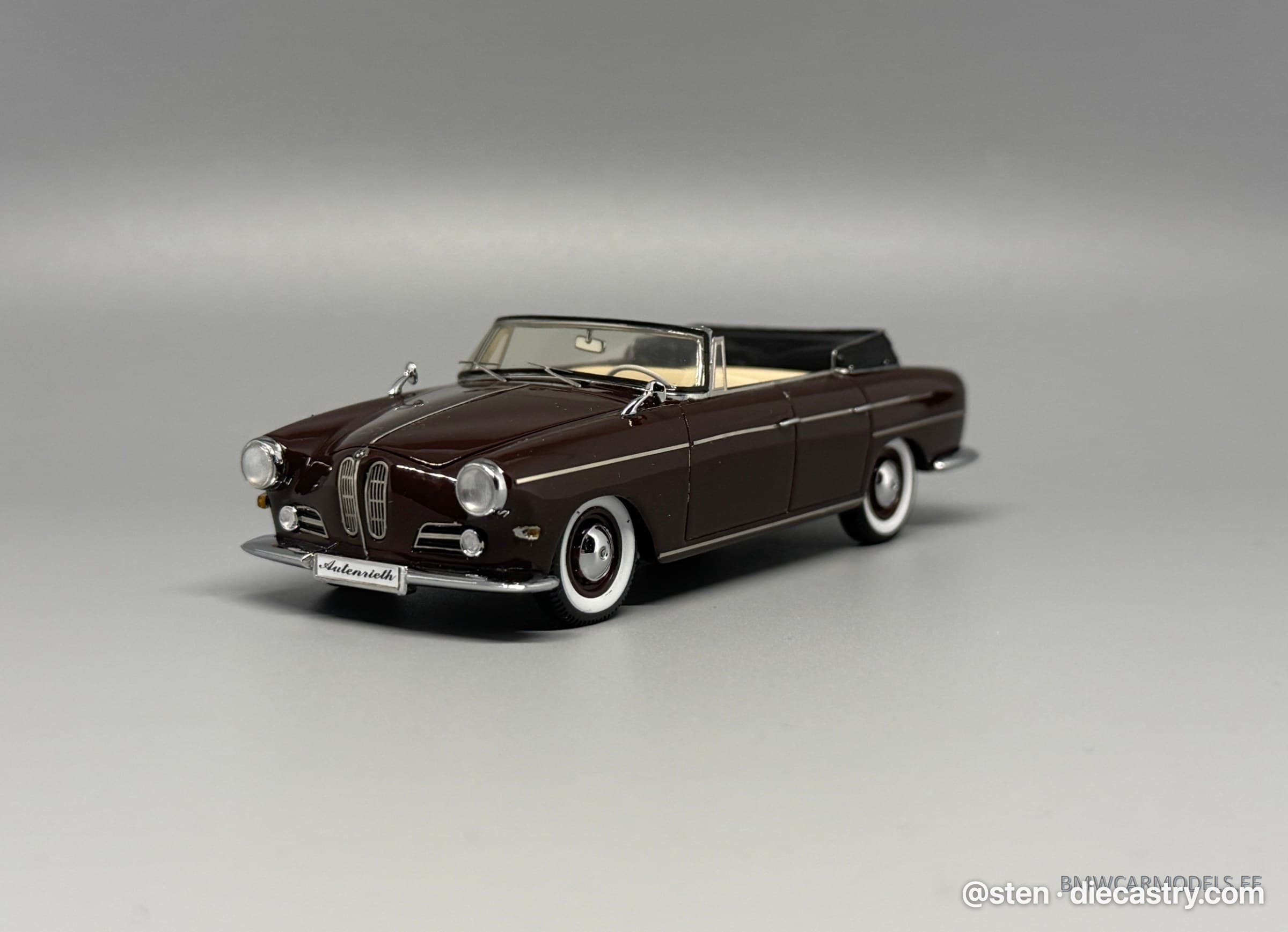 1959 BMW 502 3200 V8 Super Cabriolet 1:43 scale diecast model by Matrix Scale Models