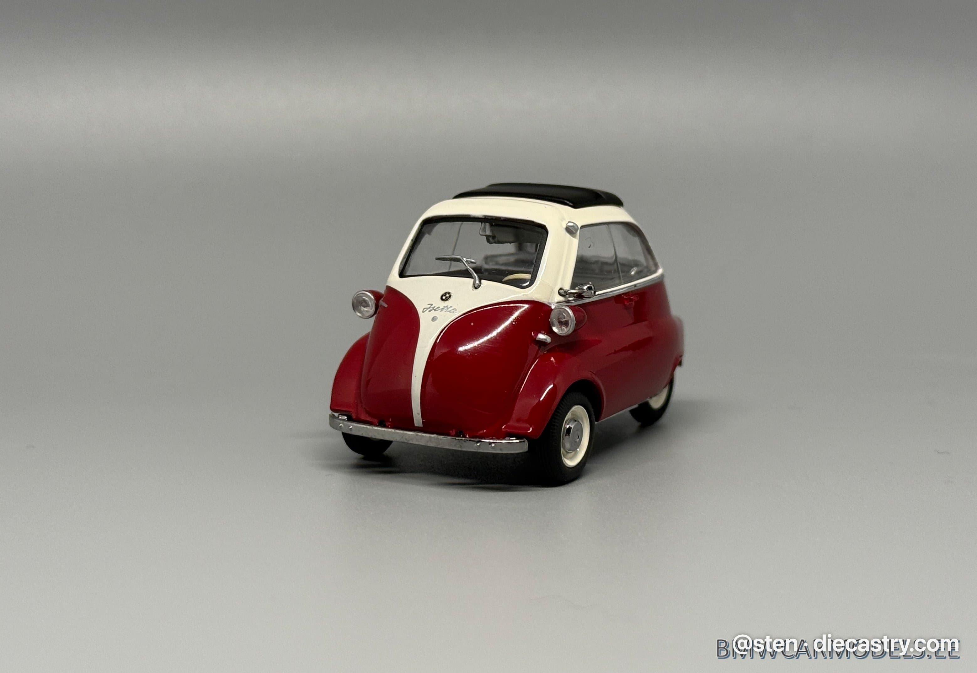 BMW Isetta 250 Export 1:43 scale diecast model by Schuco