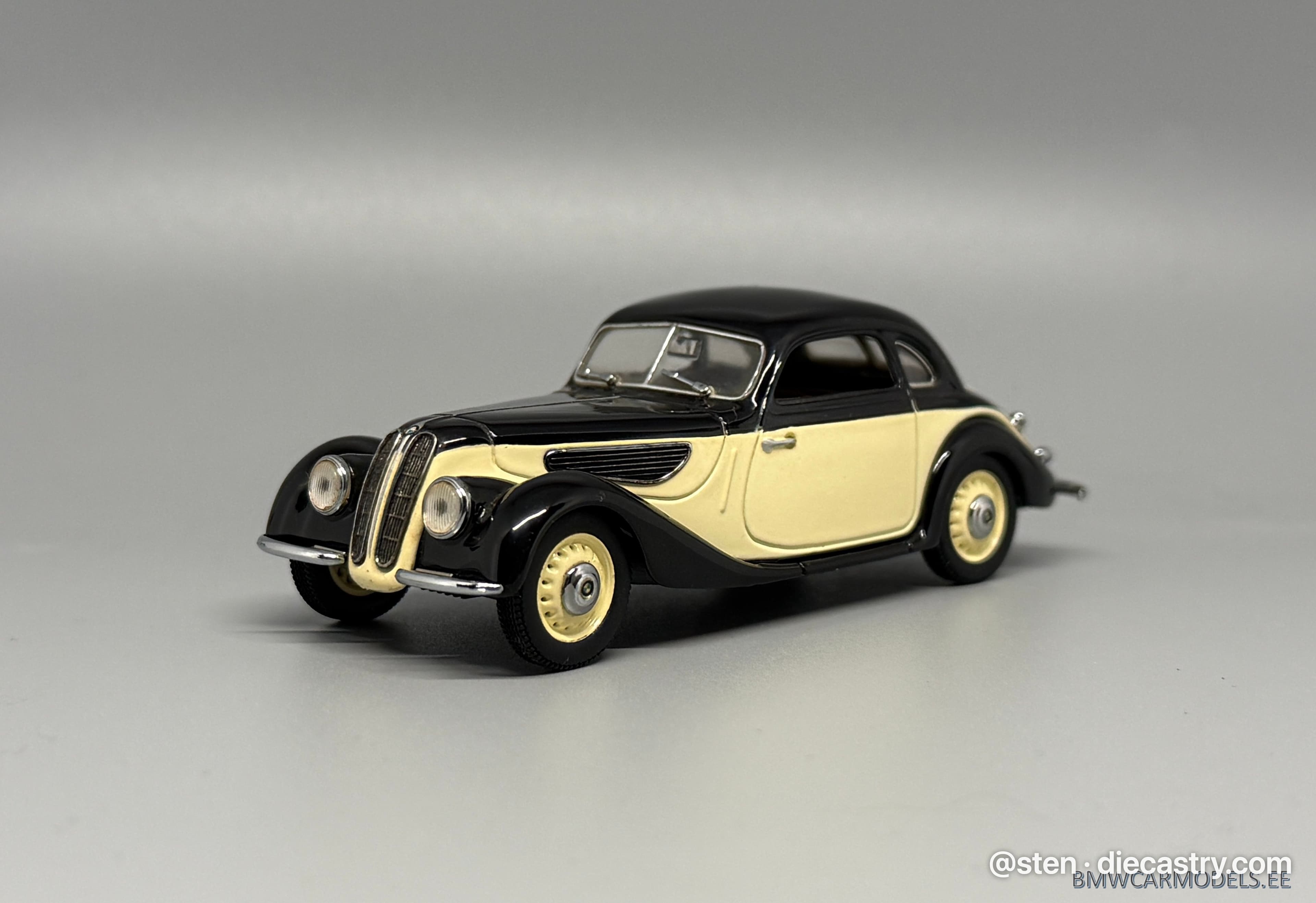 1941 BMW 327 1:43 scale diecast model by Detail Cars