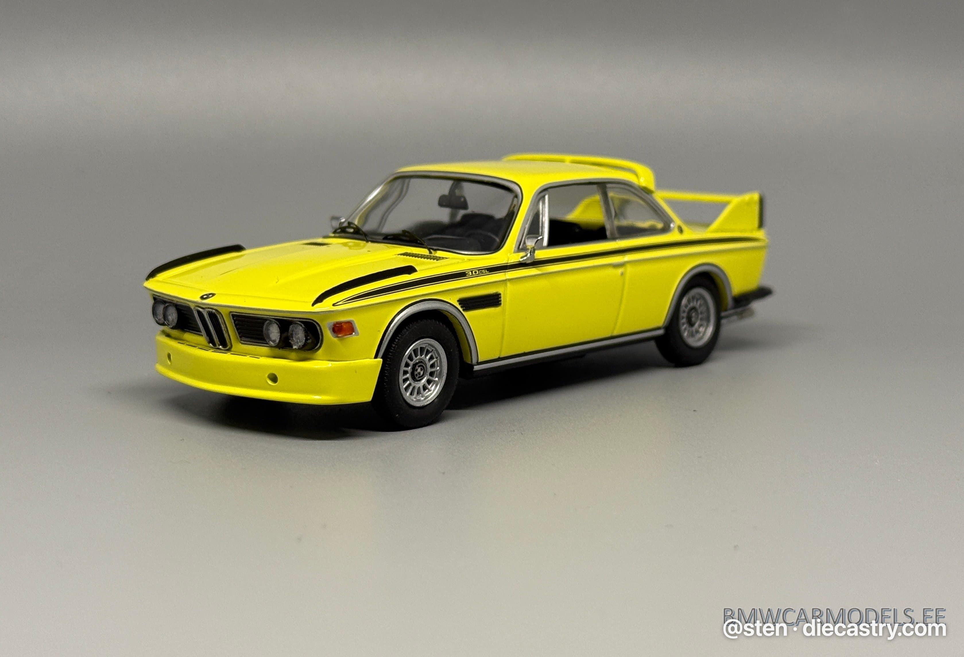 BMW 3.0 CSL Rennversion (E9) 1:43 scale diecast model by Schuco