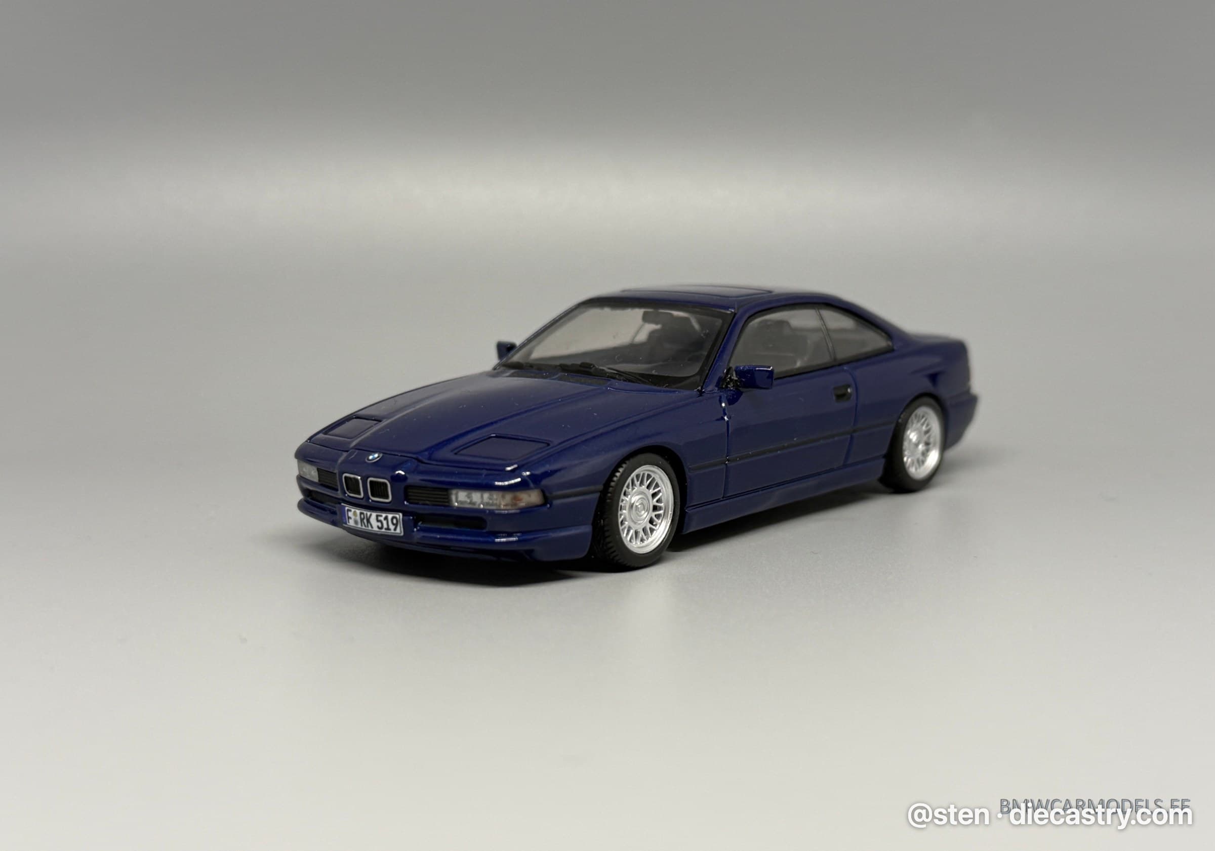 BMW 850i (E31) 1991 1:43 scale diecast by Minichamps