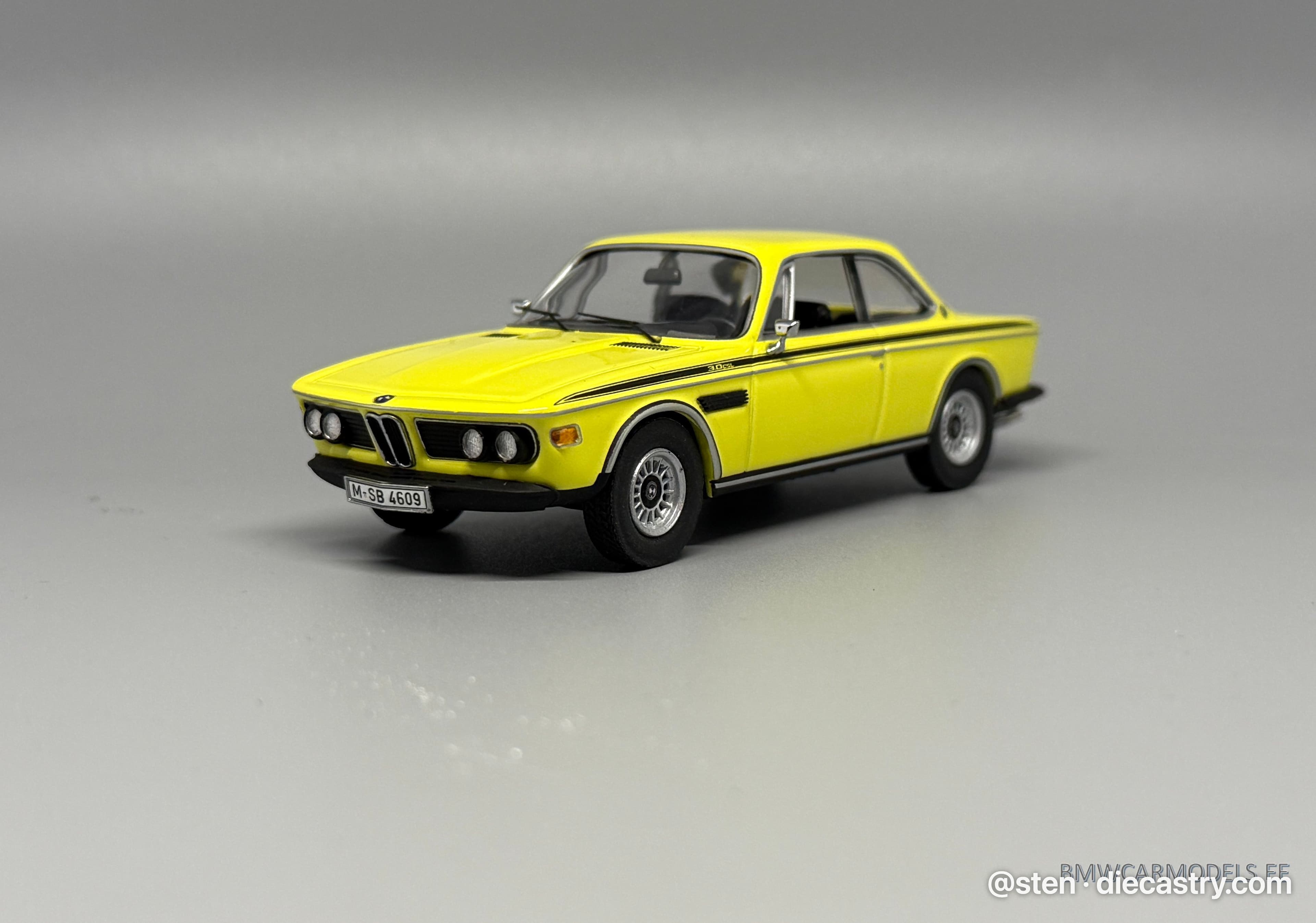 BMW 3.0 CSL 1:43 scale diecast model by Schuco