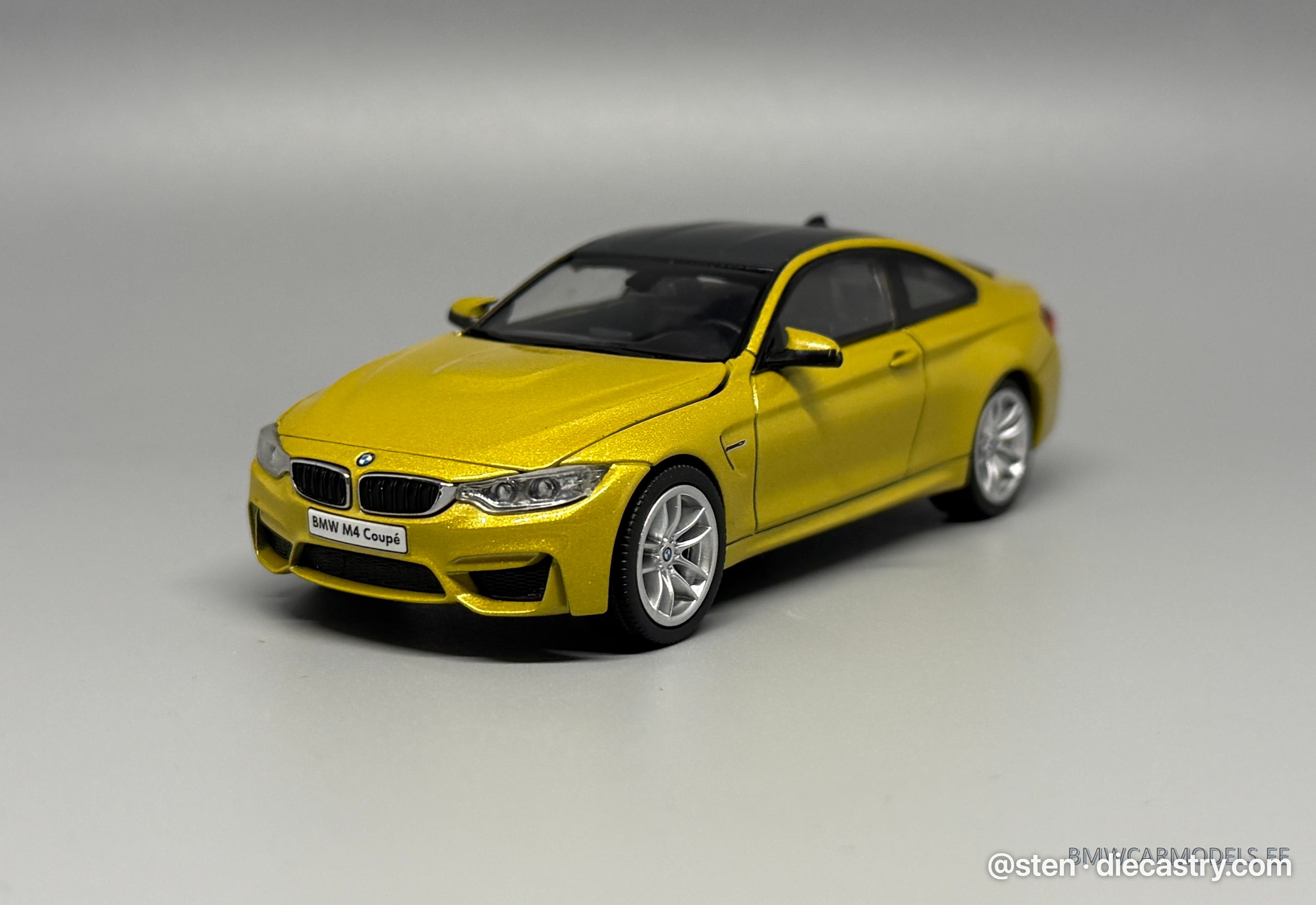 BMW M4 Coupe 1:43 scale diecast model by Herpa