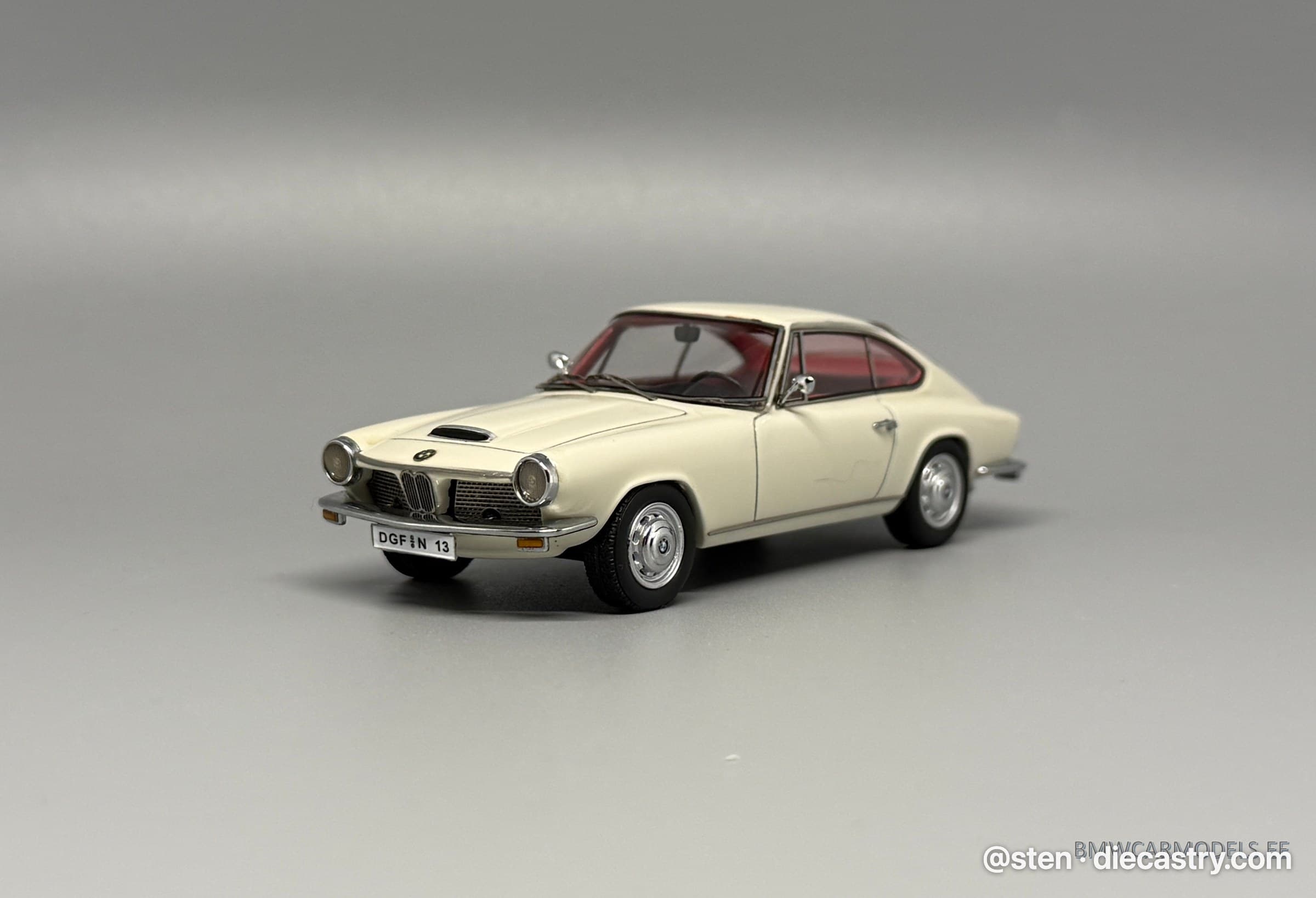 BMW 1600 GT 1:43 scale diecast model by NEO Scale Models
