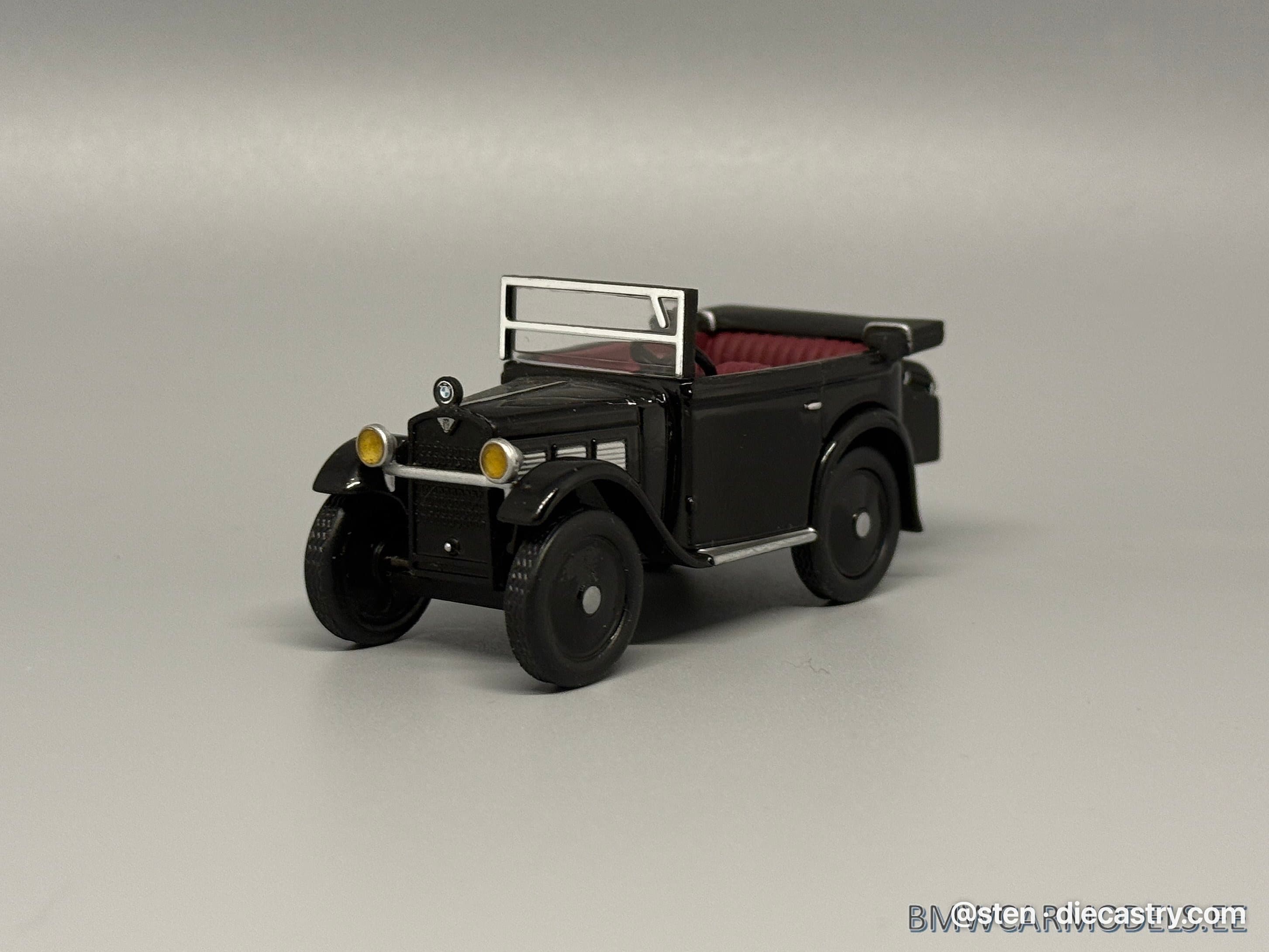 Dixi 3/15 PS Cabriolet 1:43 scale diecast model by Schuco