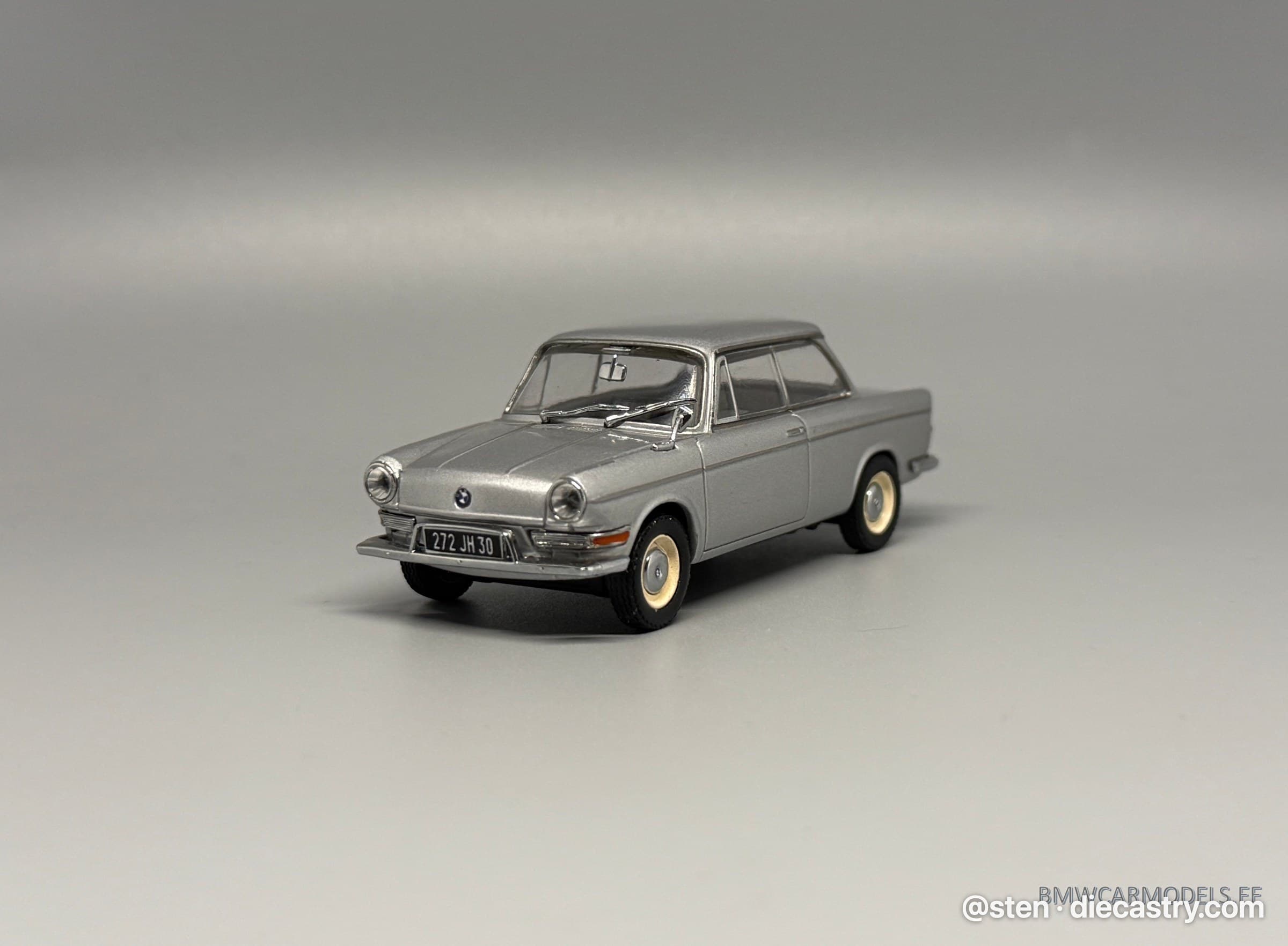 1962 BMW 700 LS 1:43 scale diecast model by Minichamps in Anthracite Metallic