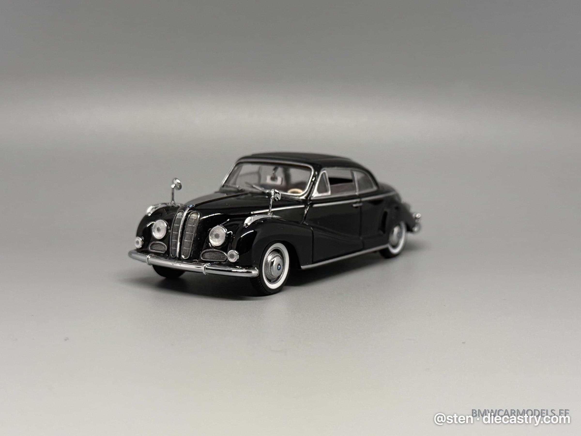 1955 BMW 502 Coupe 1:43 scale diecast model by Detail Cars