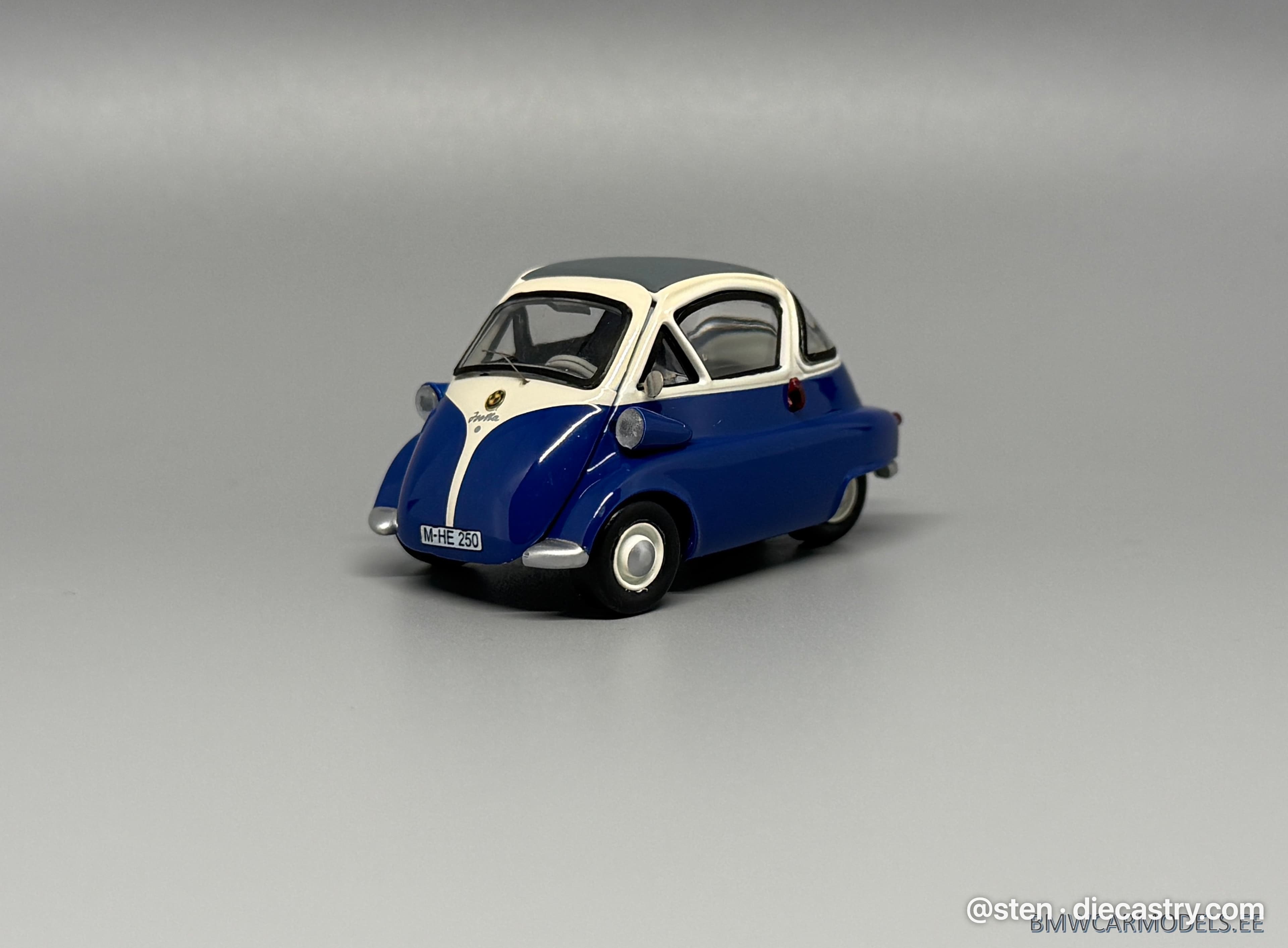 BMW Isetta 250 Standard 1:43 scale diecast model by Schuco
