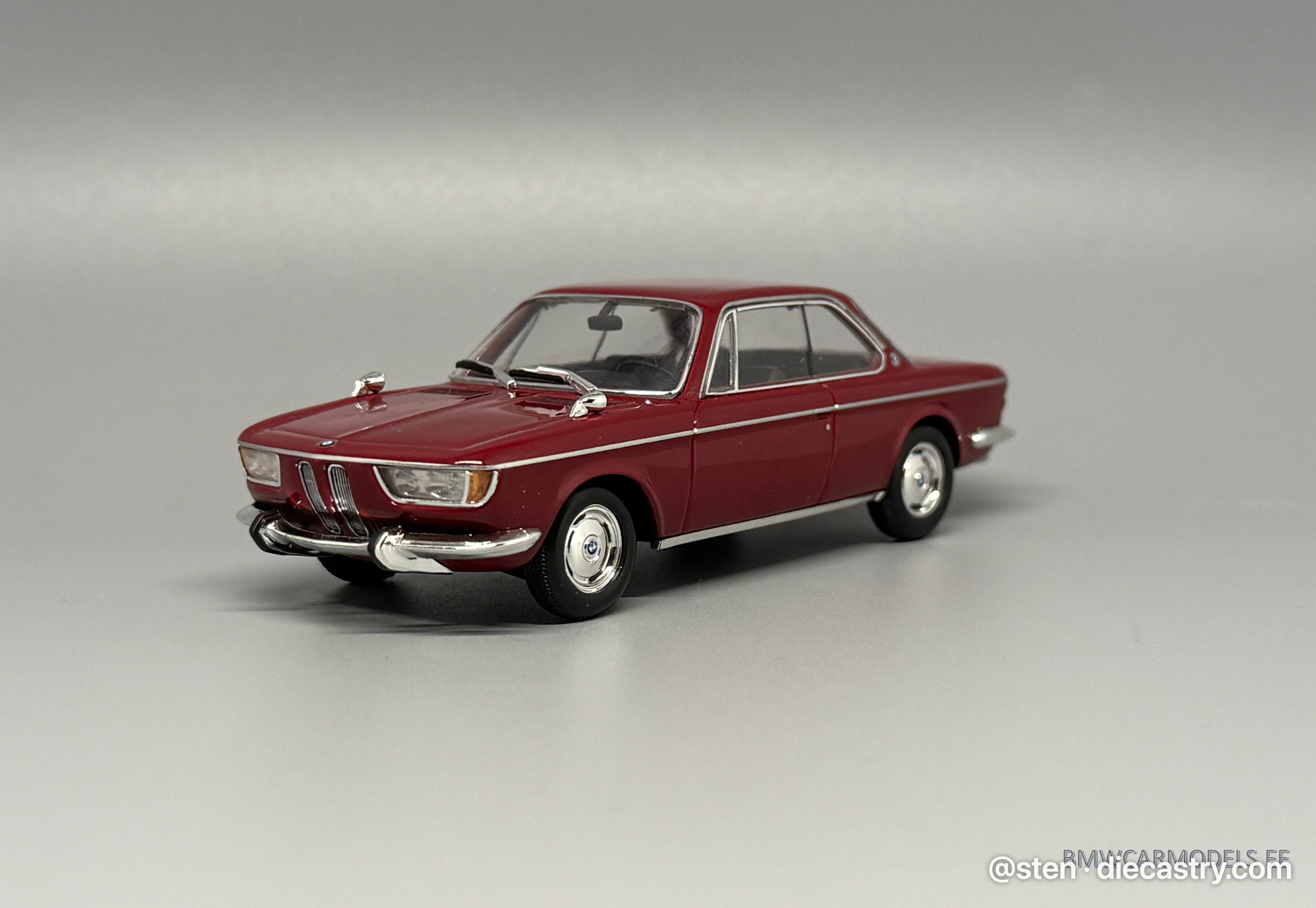 1967 BMW 2000 CS 1:43 scale diecast model by Minichamps in Granadrot