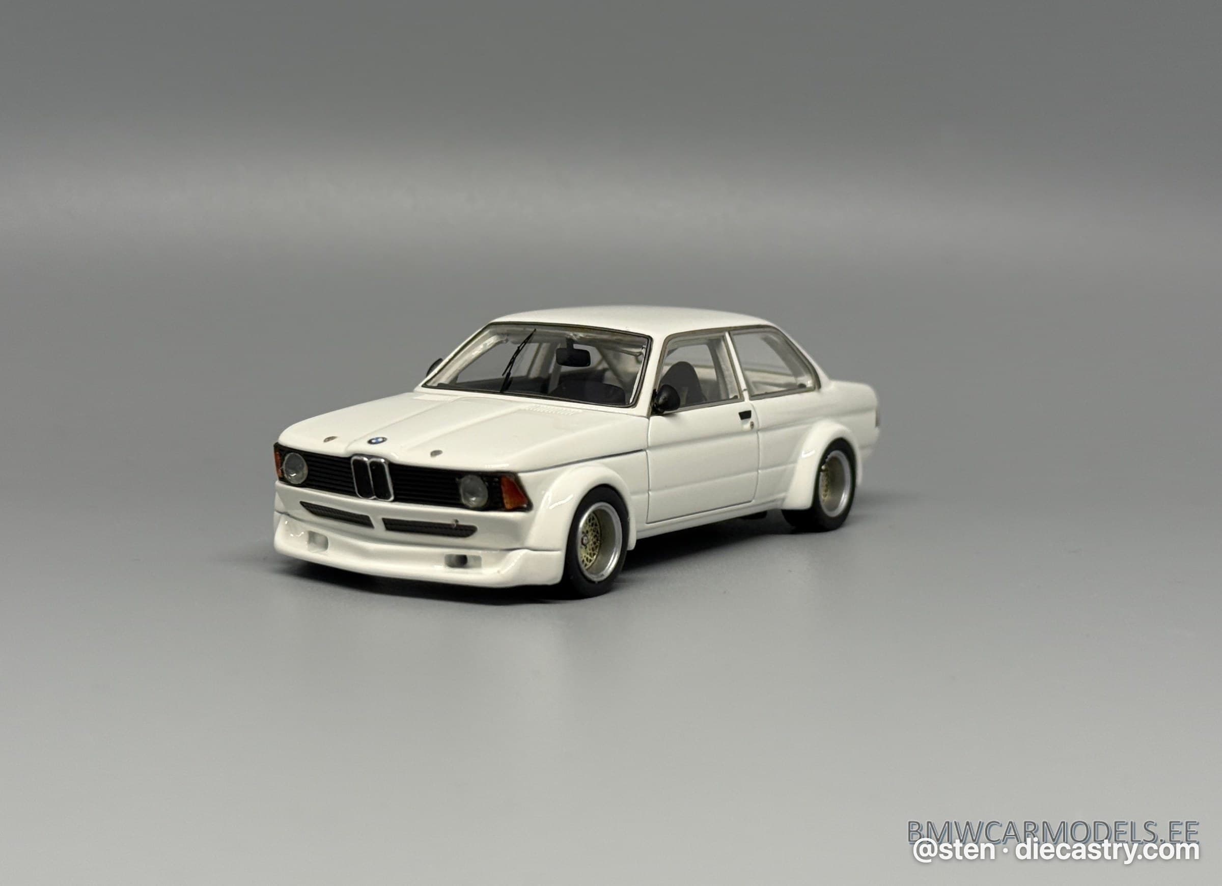 BMW 320i Gr.2 (E21) 1:43 scale diecast model