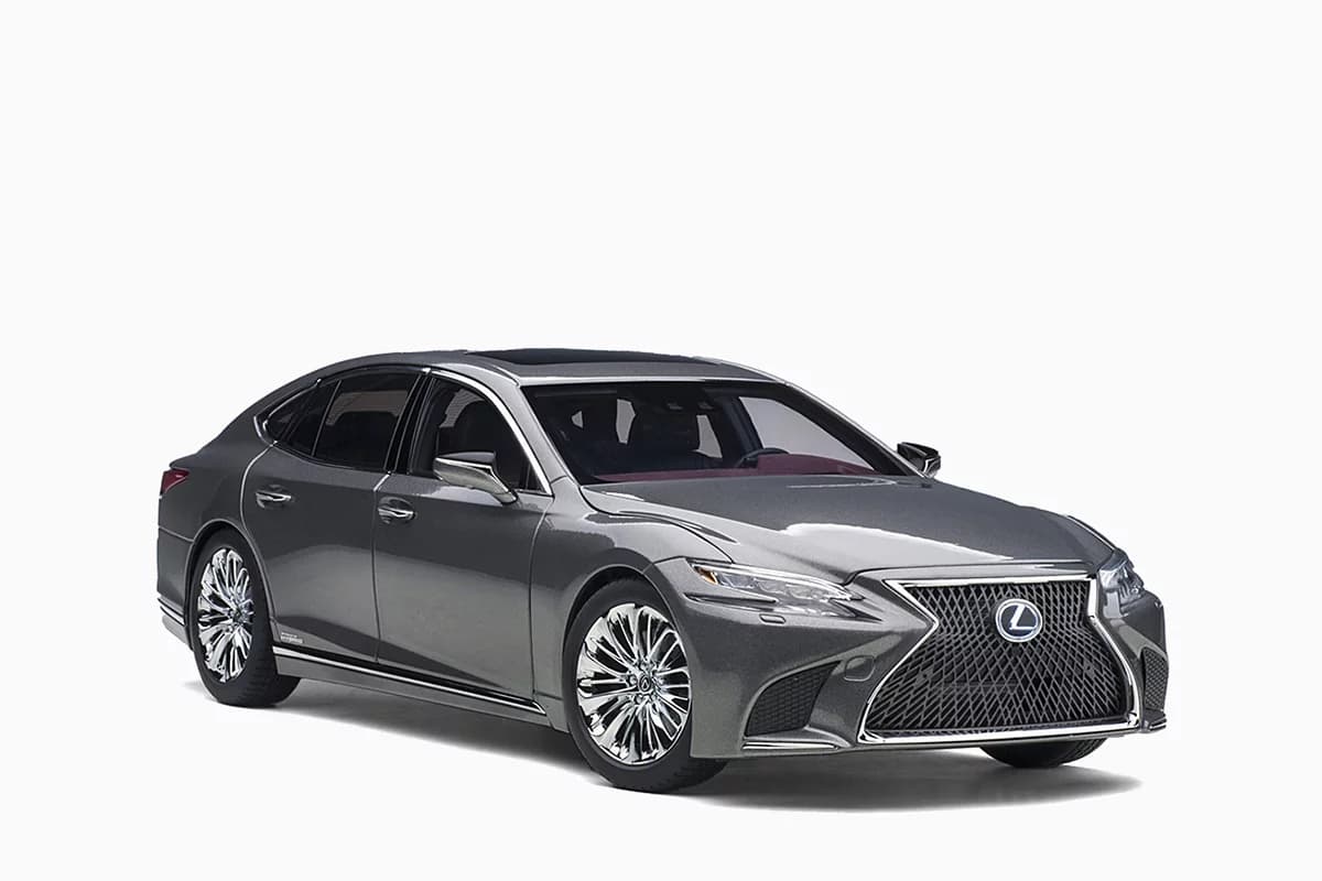 Lexus LS 500h Manganese Luster 1:18 scale diecast model by AUTOart