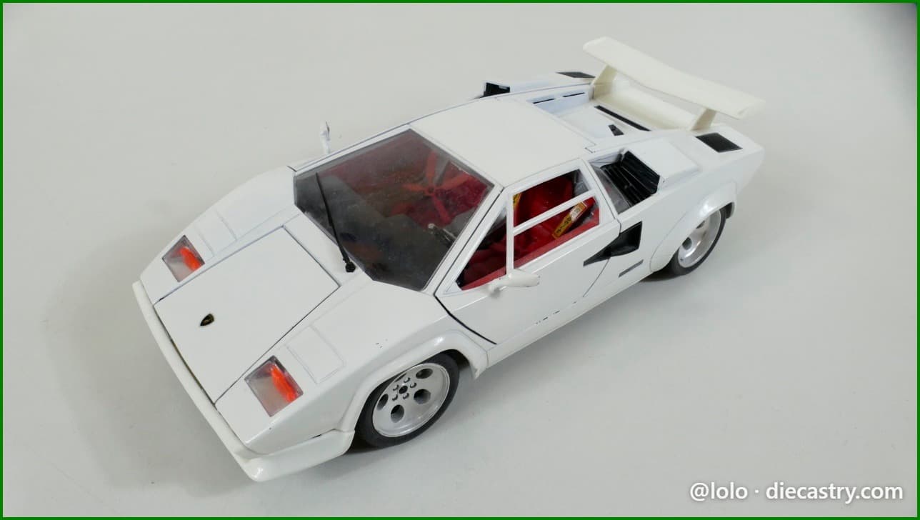 Lamborghini Countach 1:18 scale diecast model