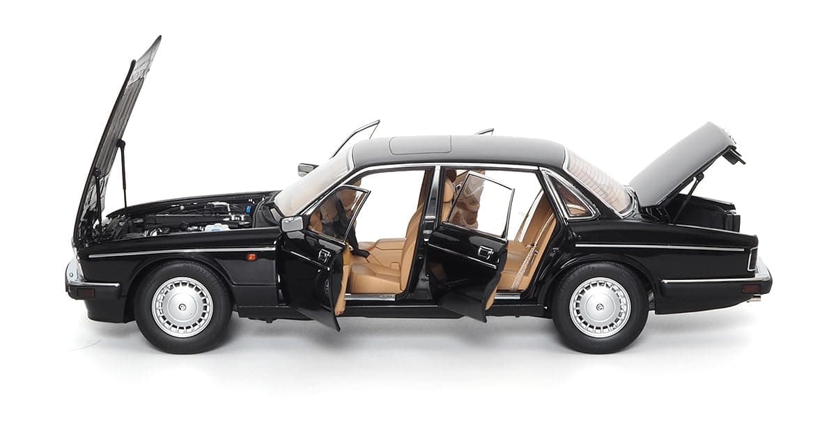 Jaguar XJ XJ40 XJ6 1986 1:18 scale diecast by Almost Real