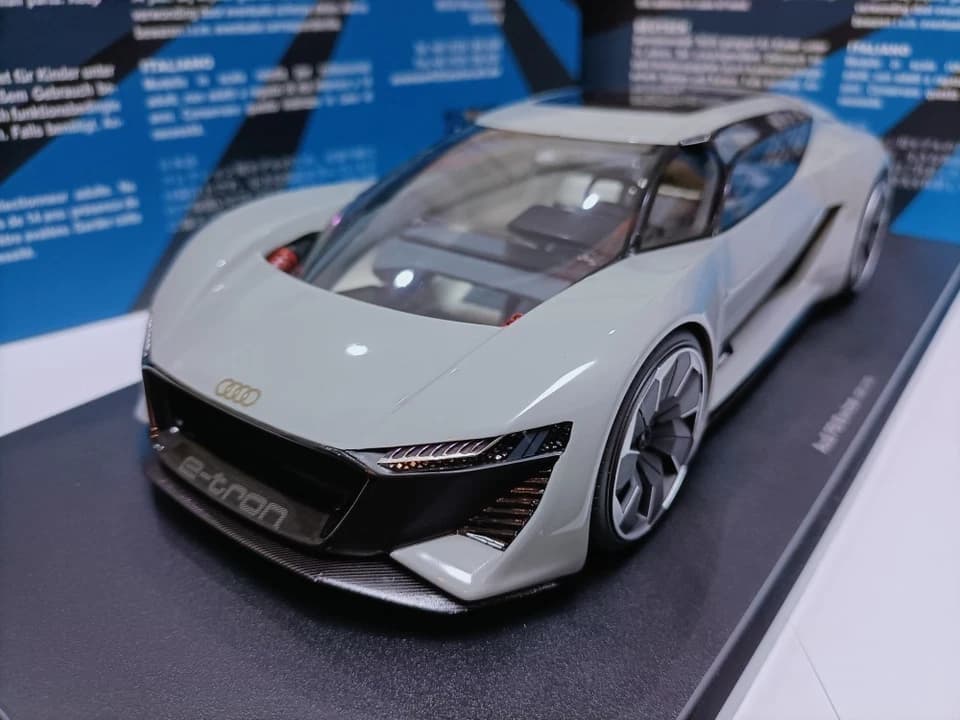 2018 Audi Audi PB18 e-tron 1:18 scale diecast model by Autocult