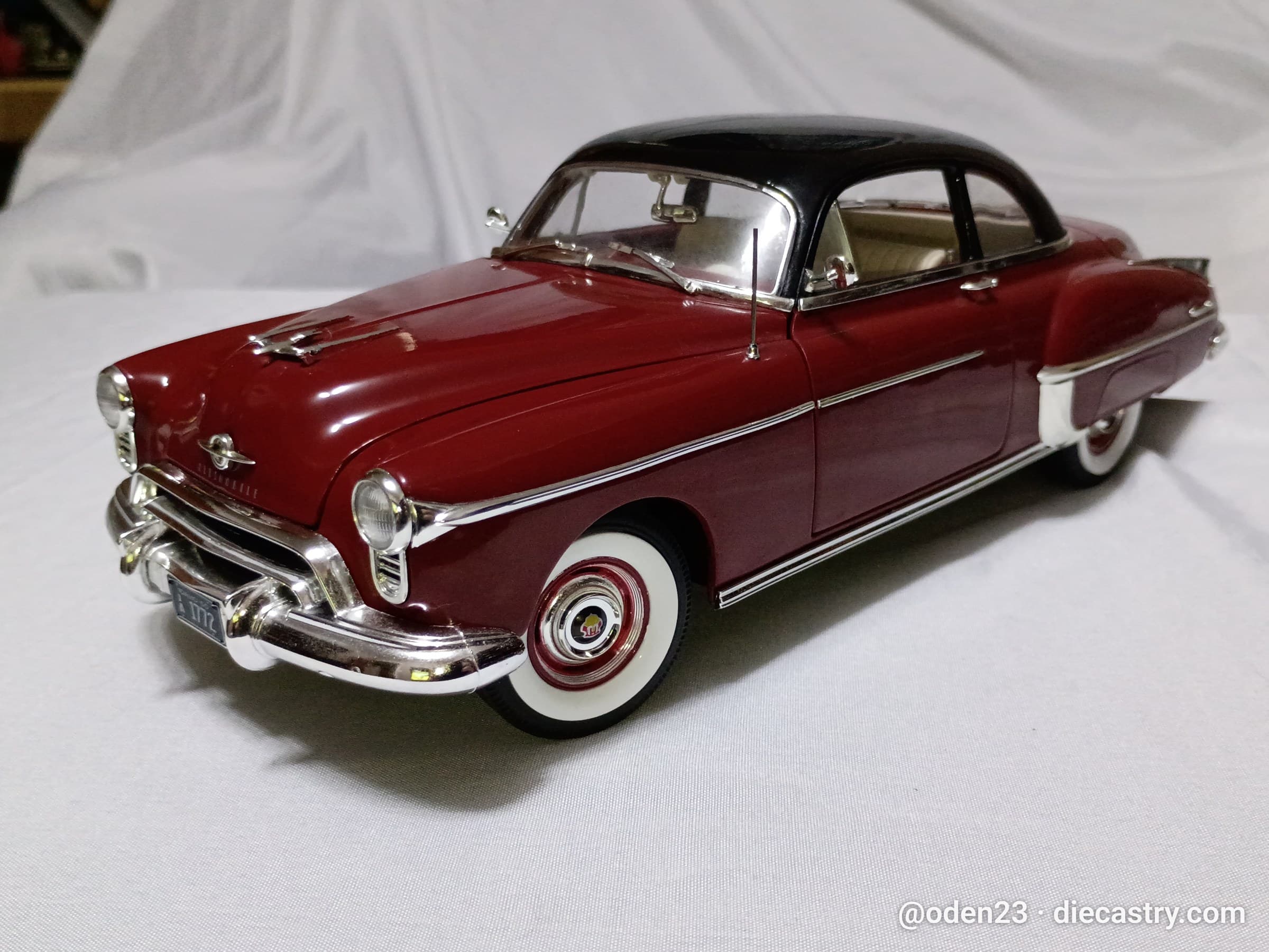 Oldsmobile Rocket 88 Holiday Coupe