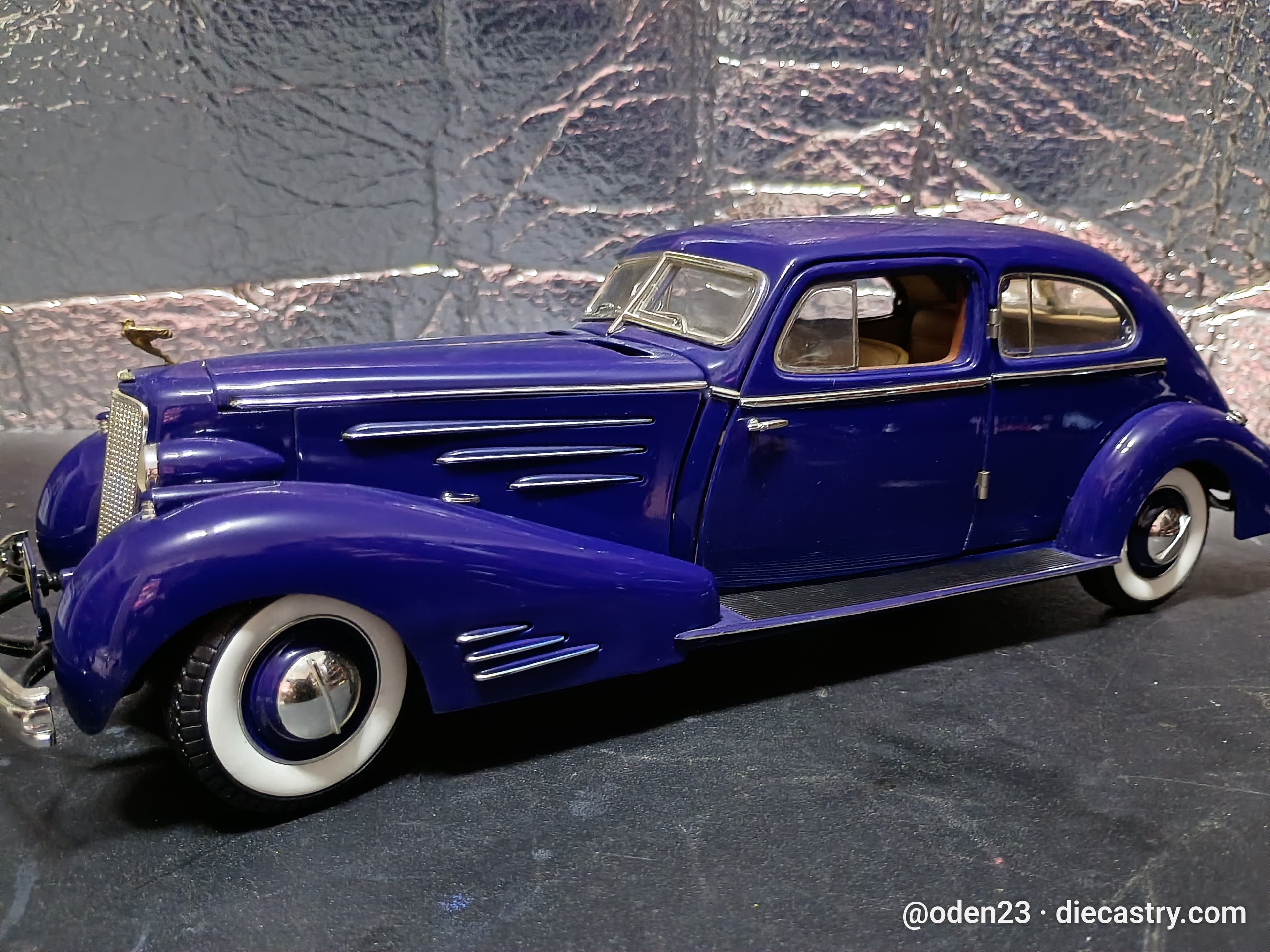 1934 Cadillac V16 Aerodynamic Coupe 1:18 scale diecast model by Ricko
