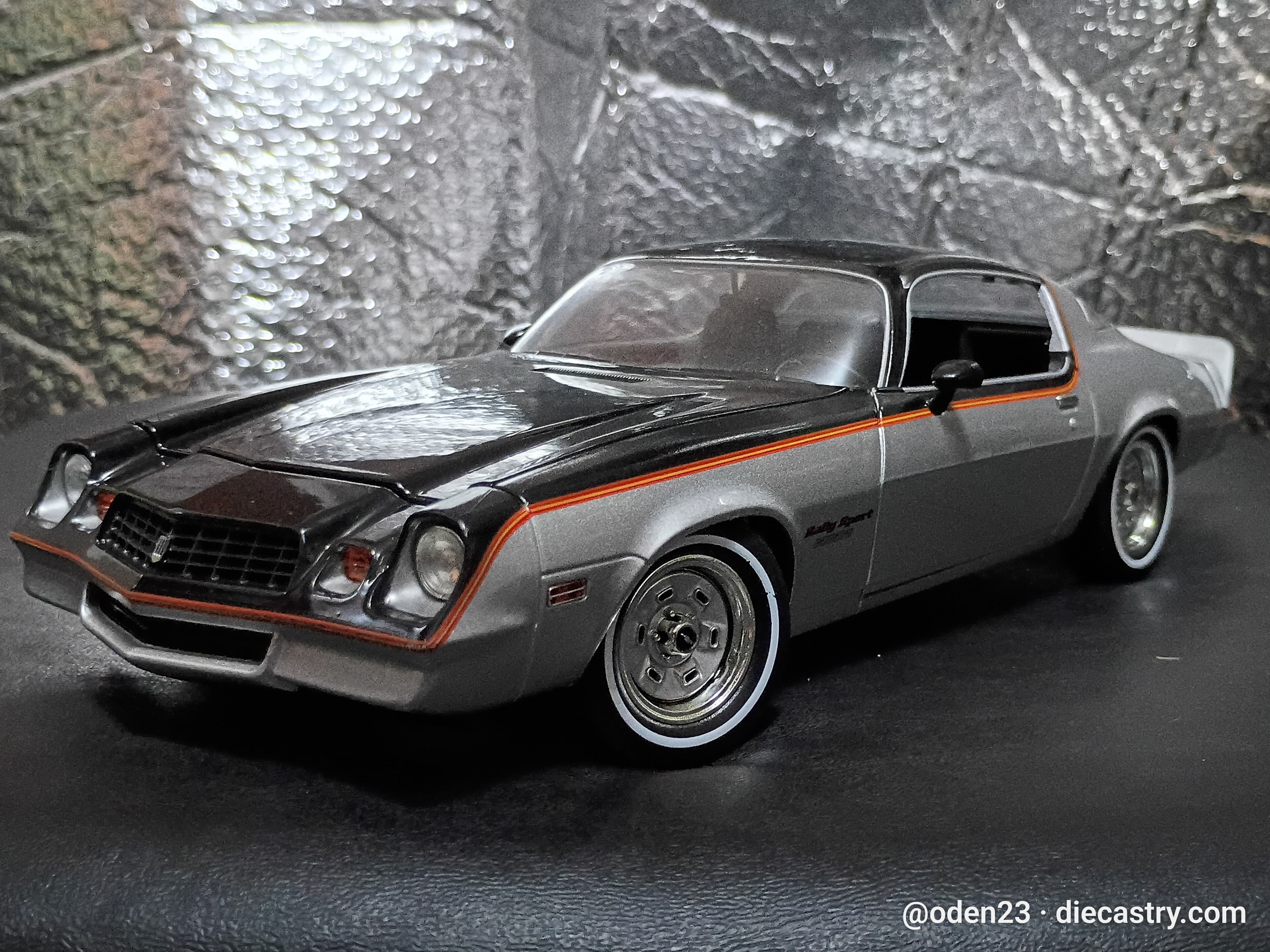 1979 Chevrolet Camaro Rally Sport 1:18 scale diecast model by Greenlight Collectibles in Black/Silver