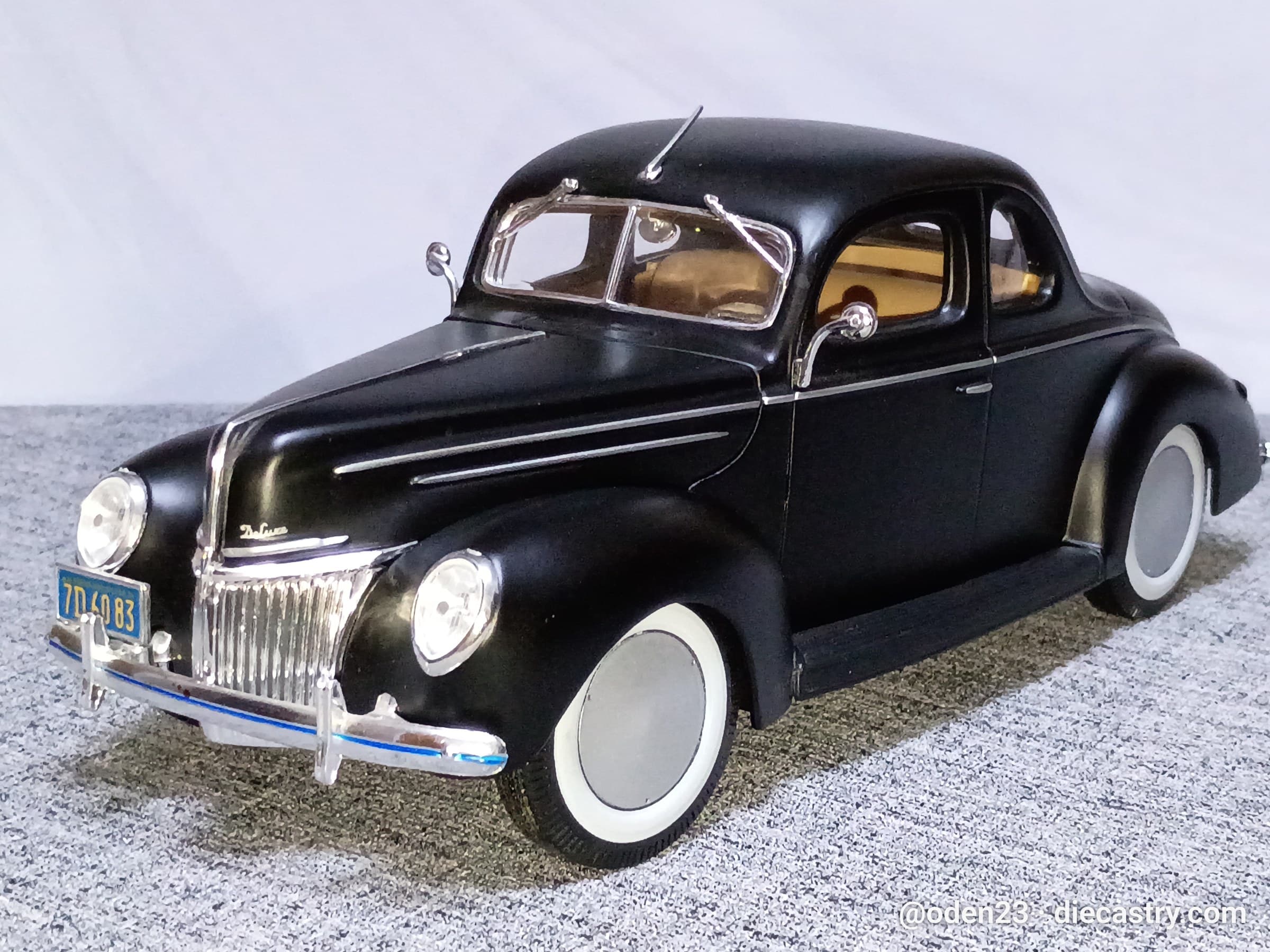 Ford De Luxe