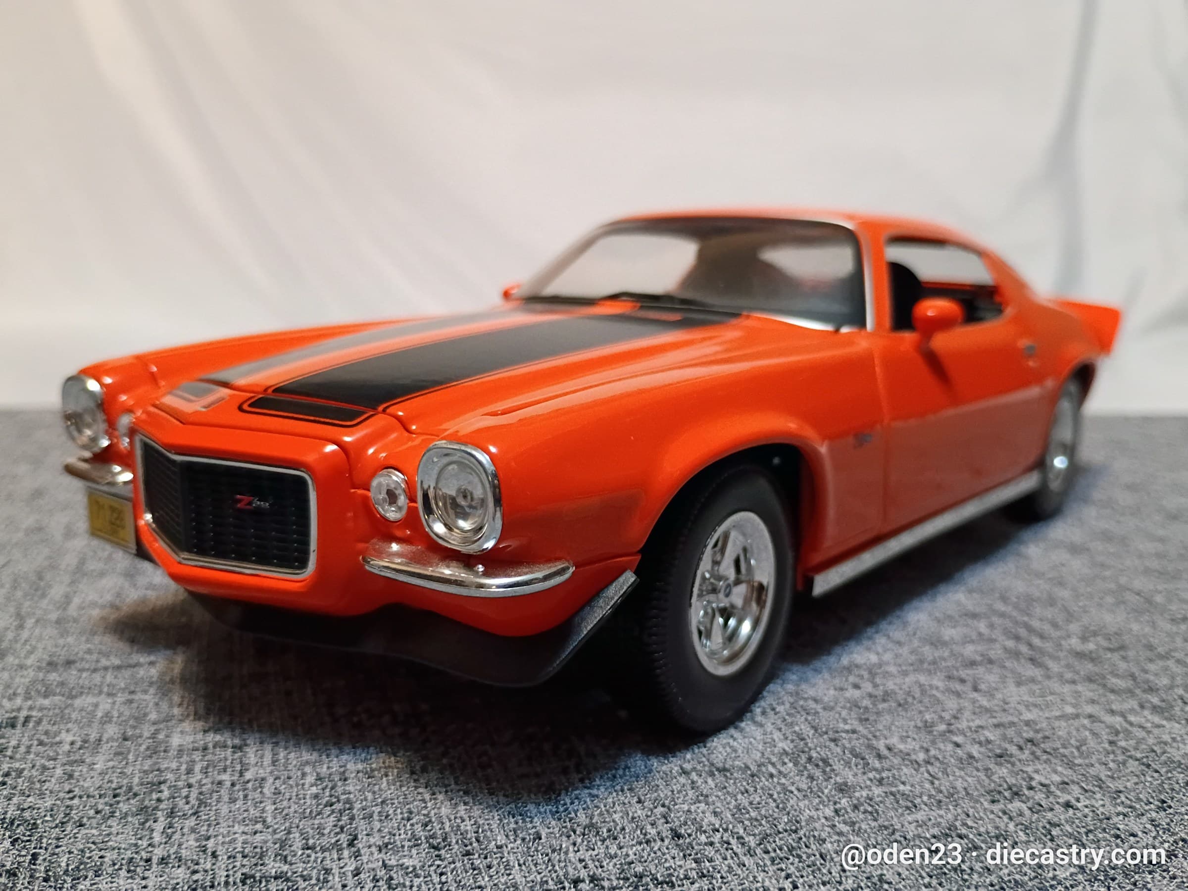 1971 Chevrolet Camaro Z/28 1:18 scale diecast model by Maisto