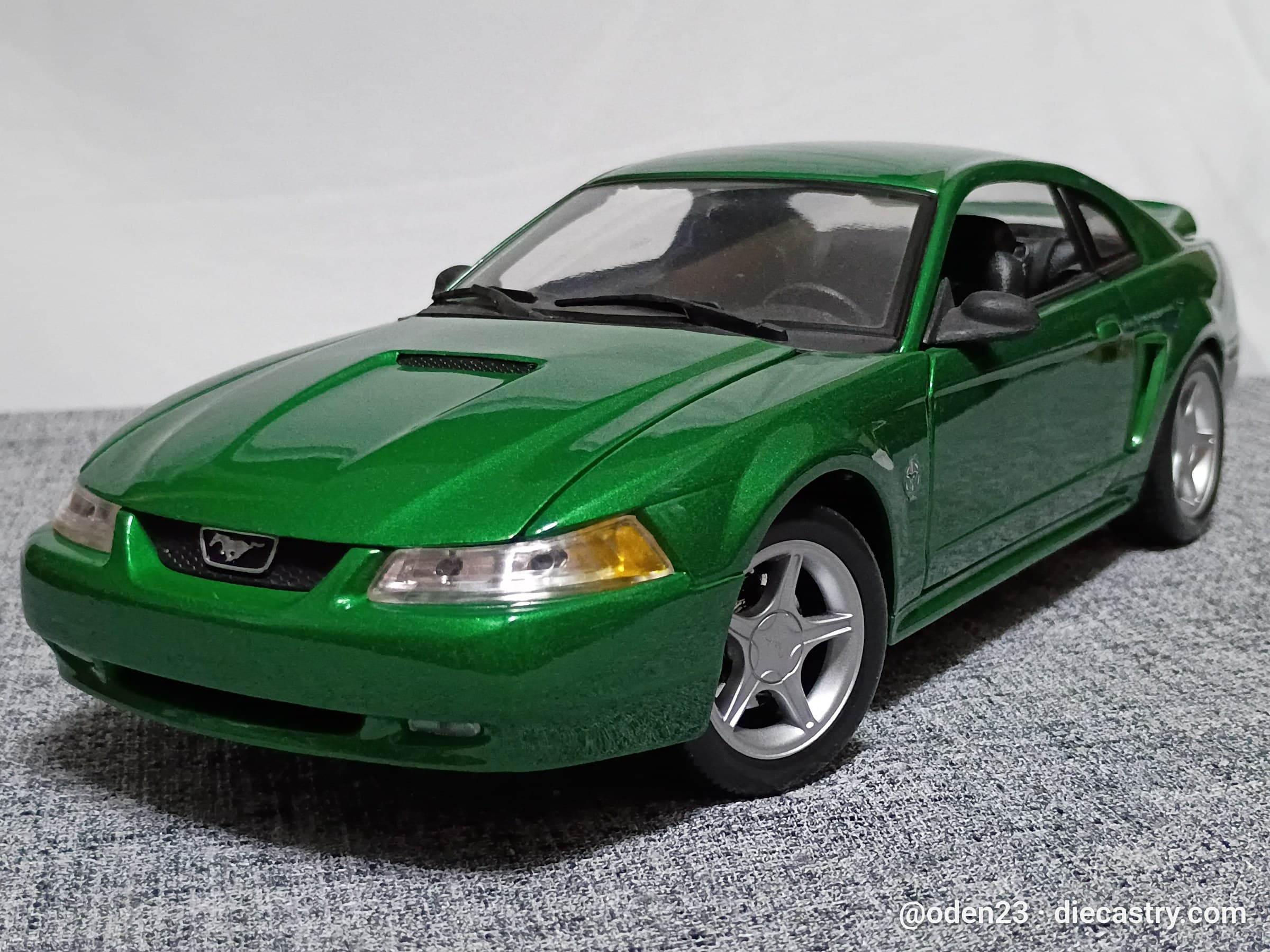 1999 Ford Mustang GT 1:18 scale diecast model by Maisto in Electric Green