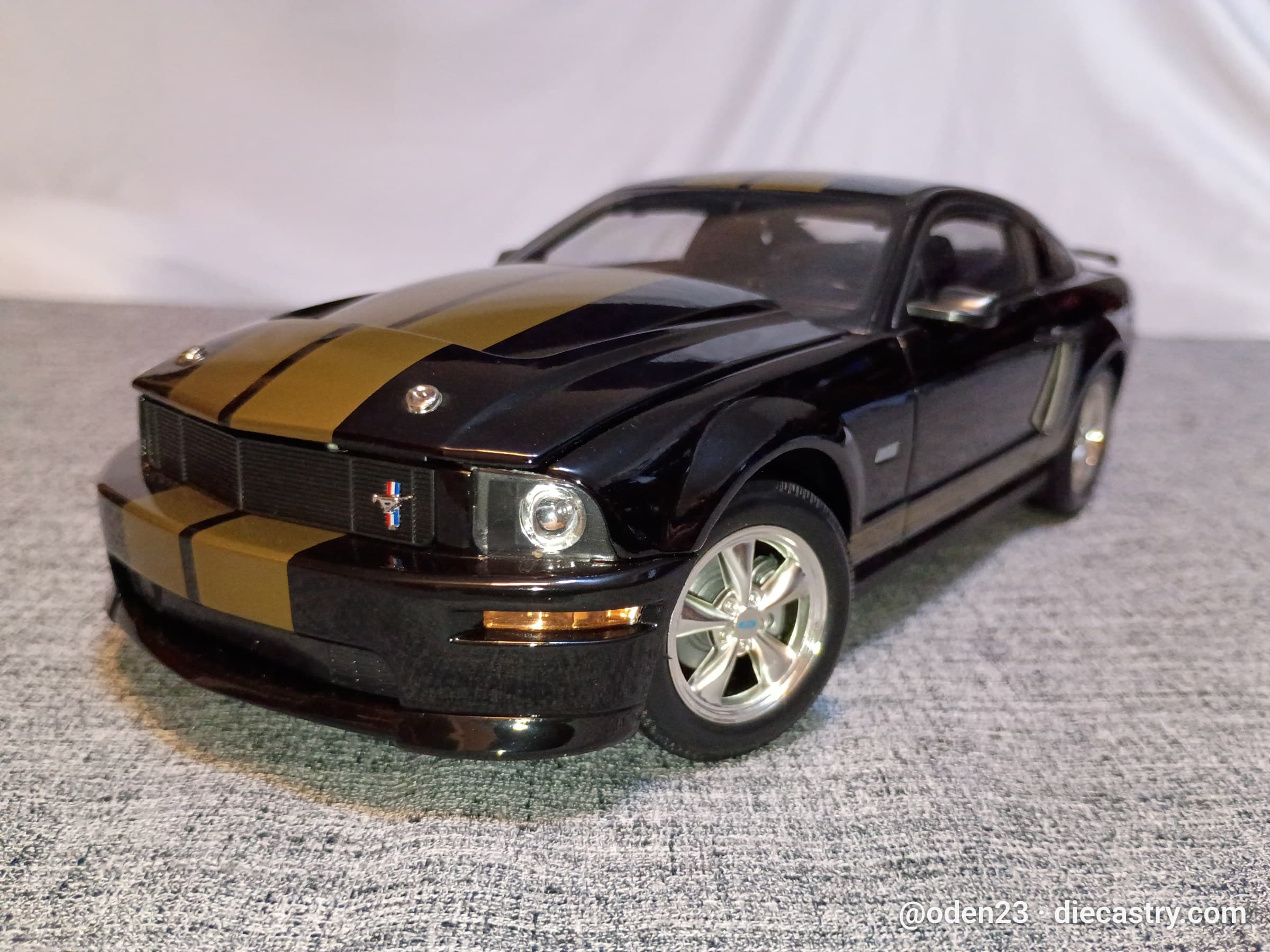 2006 Ford Mustang Shelby GT-H 1:18 scale diecast model by Shelby Collectables