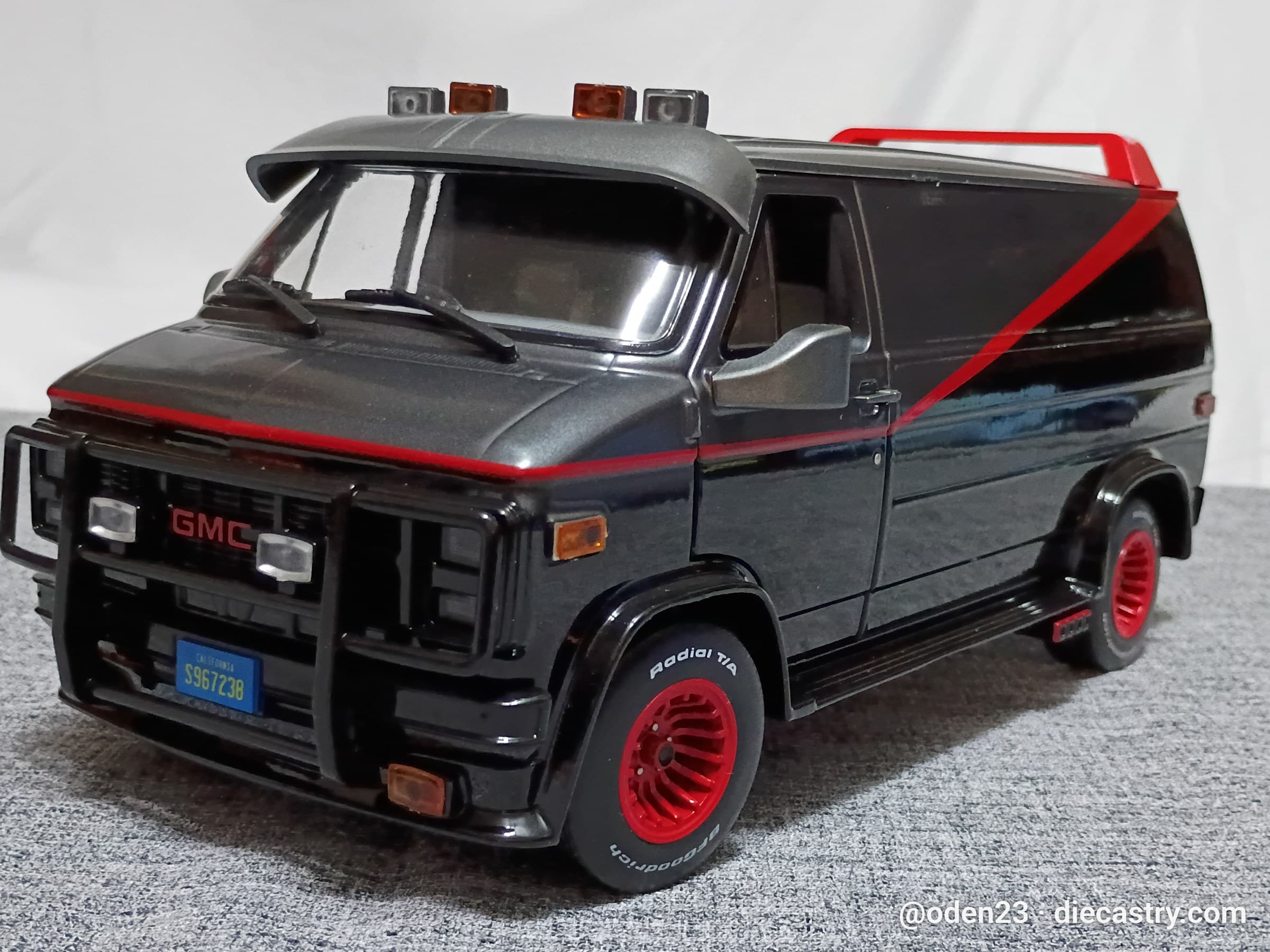 1983 GMC Vandura ("The A-team") 1:18 scale diecast model by Greenlight Collectibles