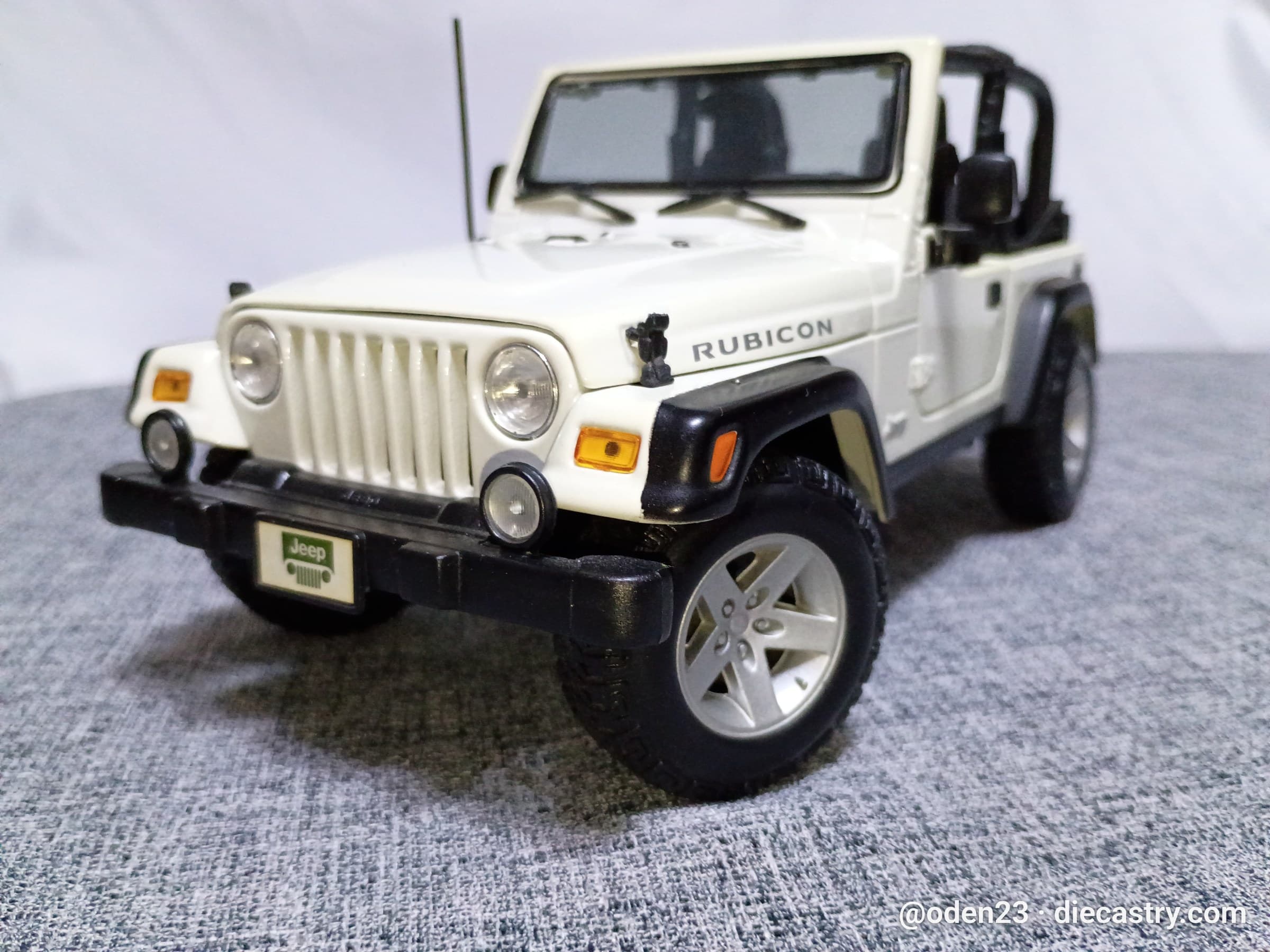 2003 Jeep Wrangler Rubicon 1:18 scale diecast model by Maisto