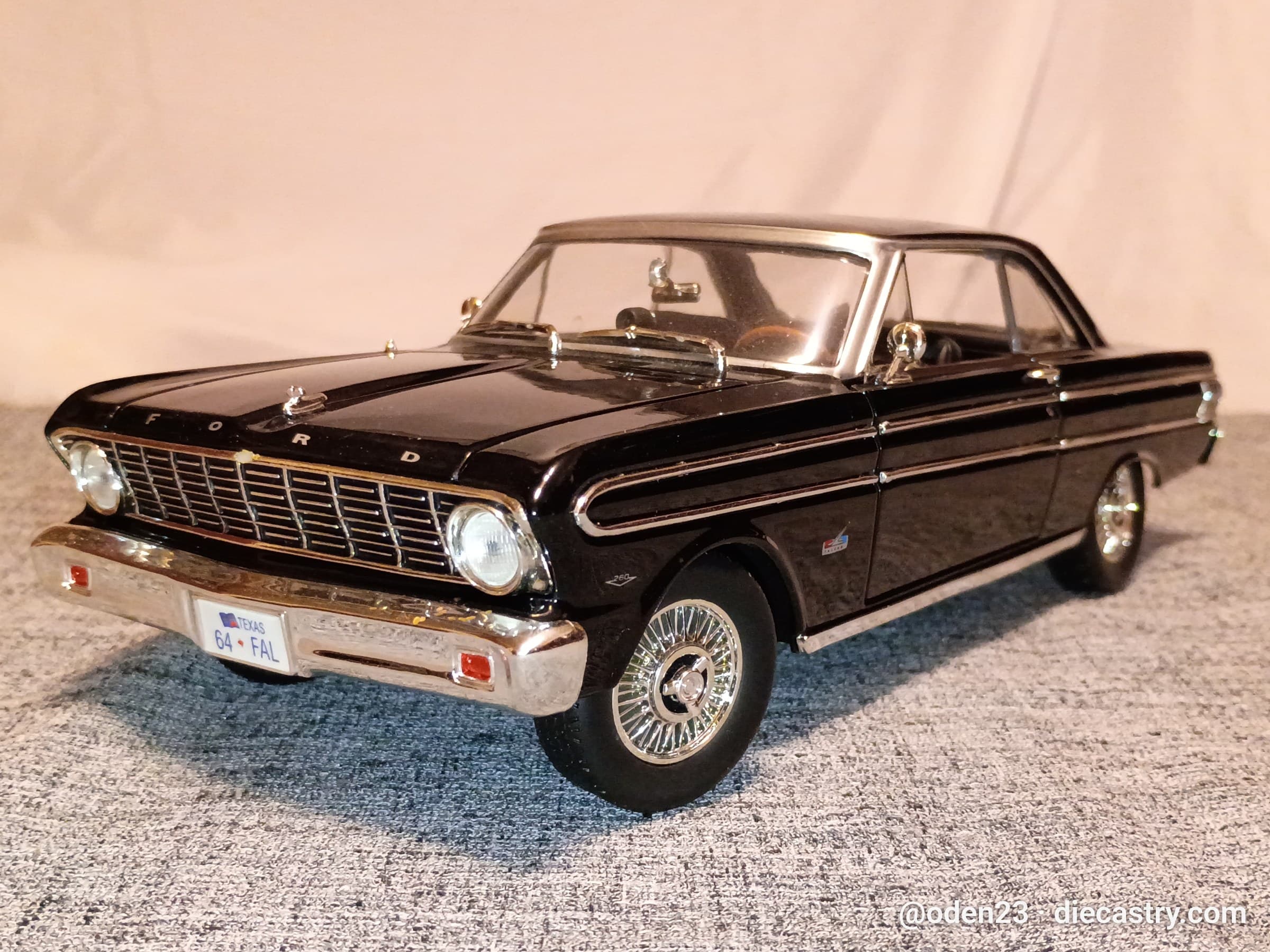Ford Falcon 1:18 scale diecast model