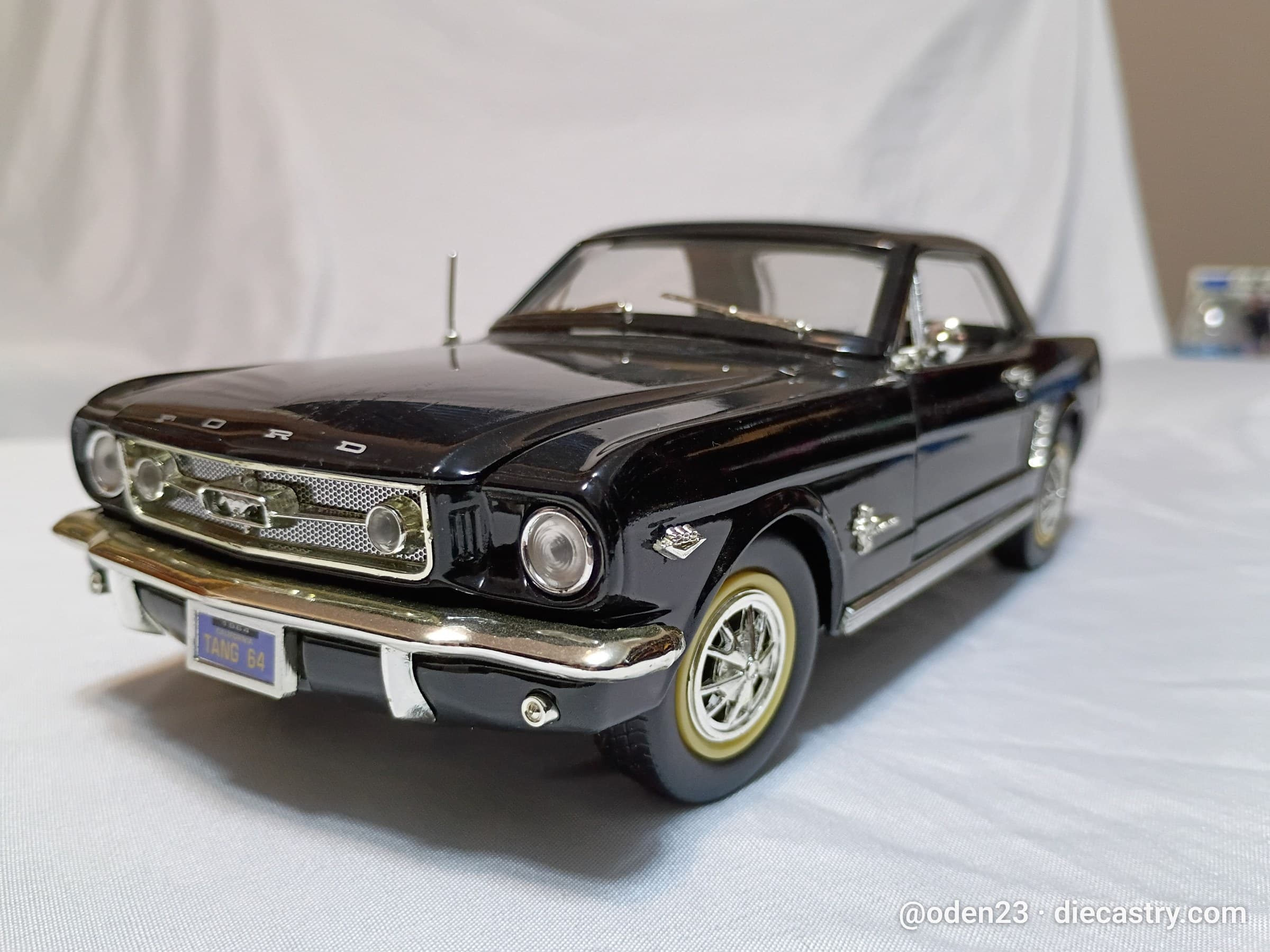 1965 Ford Mustang 1:18 scale diecast model by Mira Solido