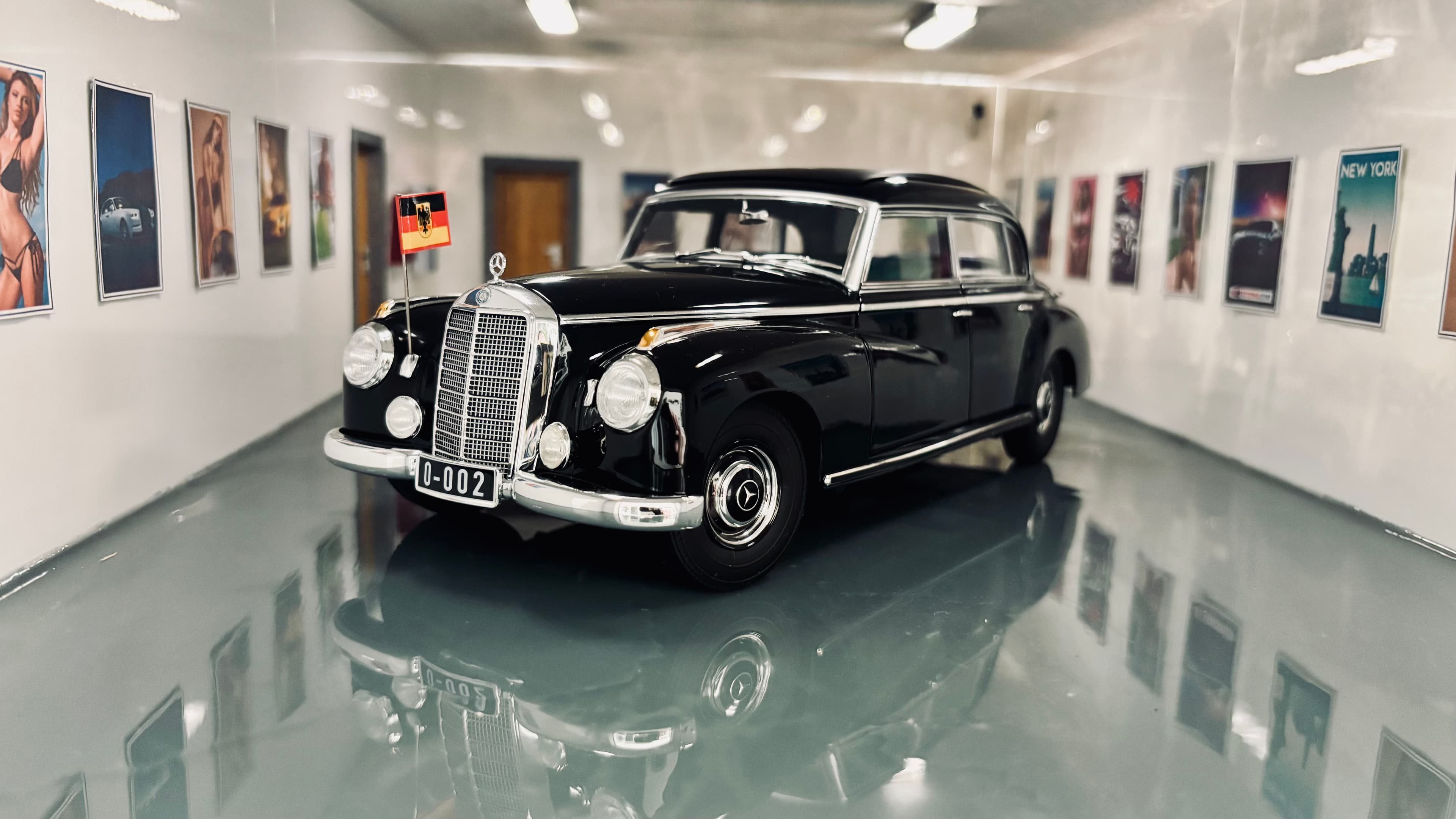Mercedes-Benz 300 Adenauer W186 1951 1:18 scale diecast by Norev