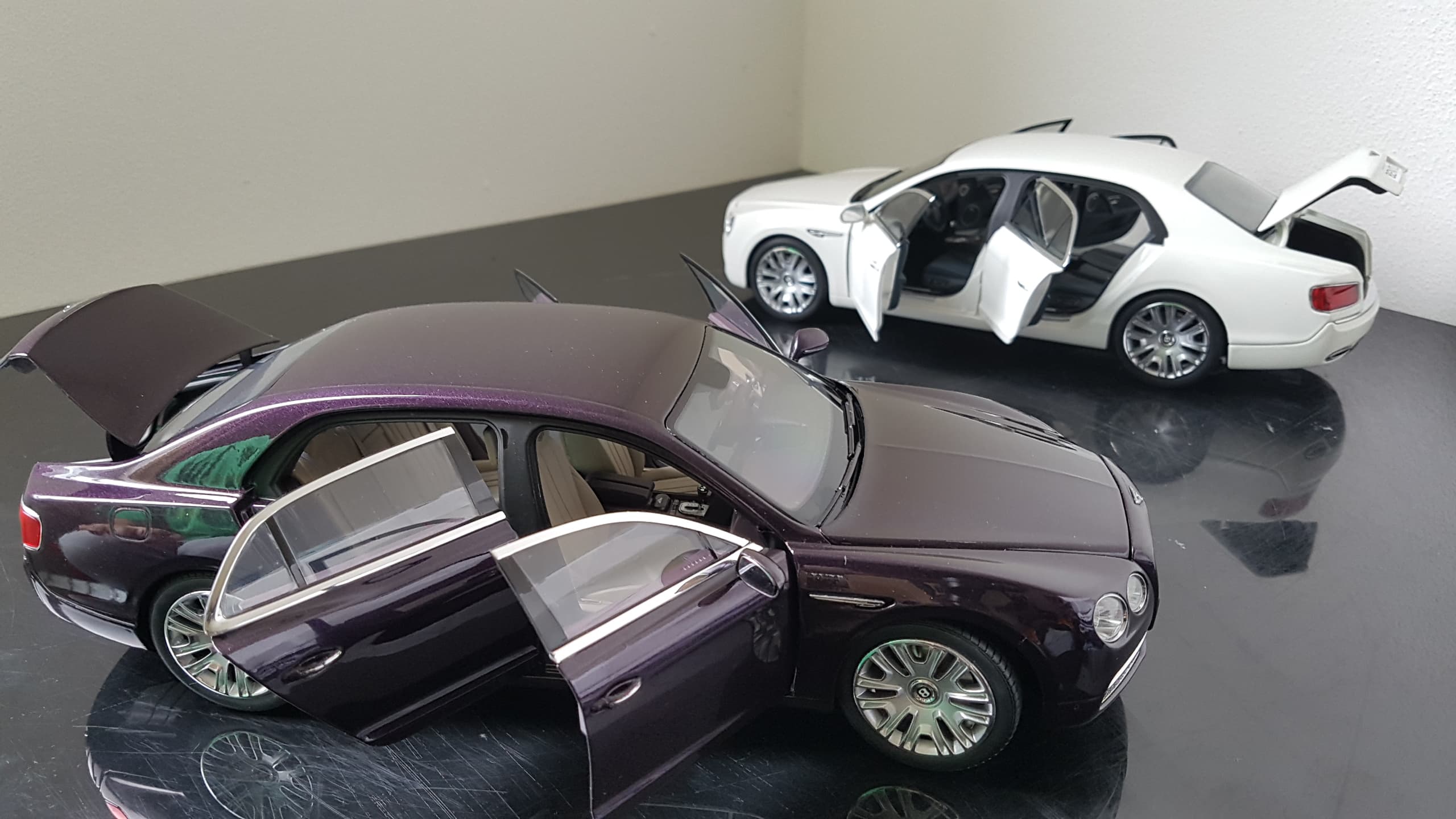 Bentley Flying Spur W12 1:18 scale diecast model