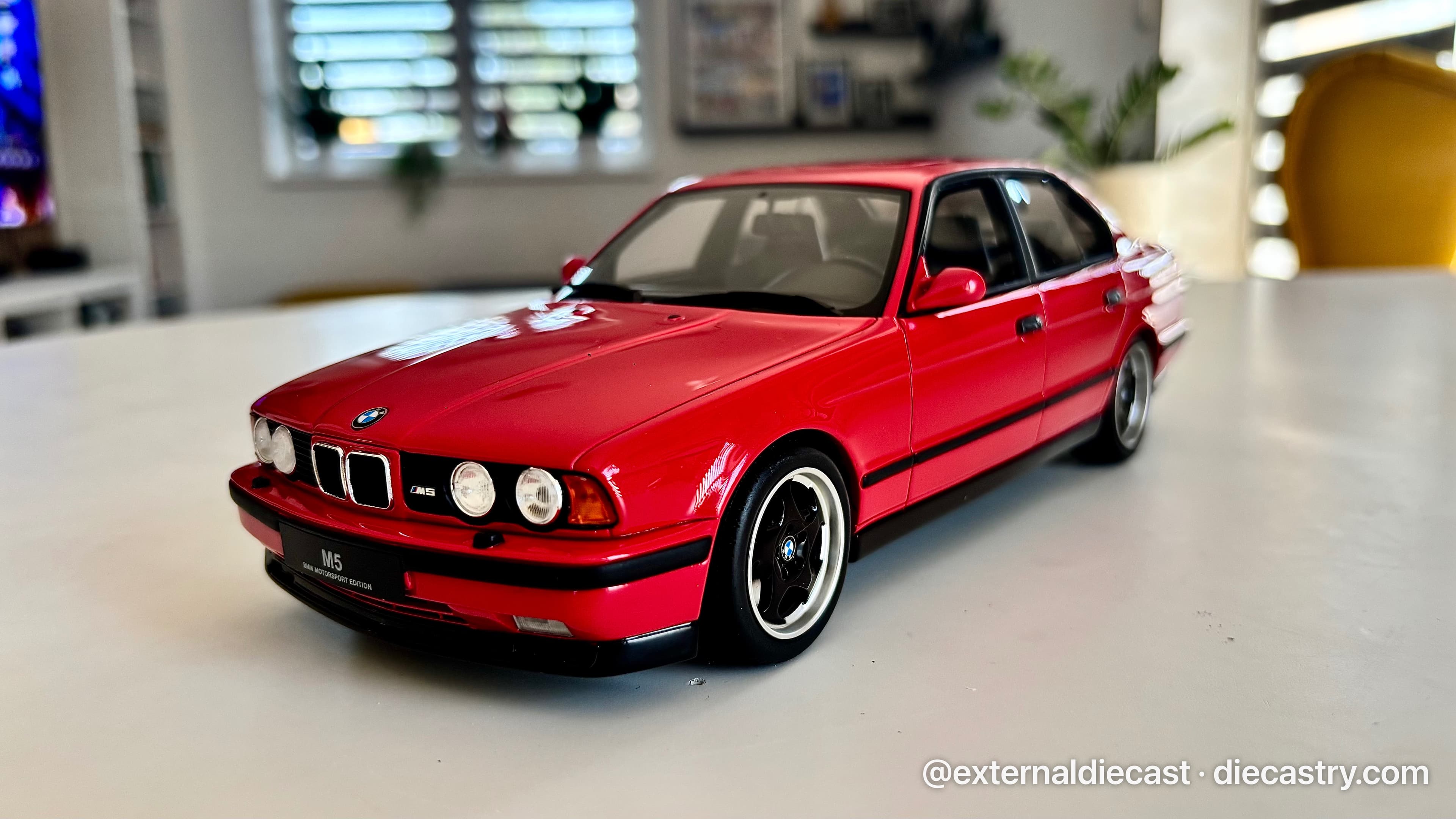 BMW E34 M5 20 Jahre 1:18 scale diecast model