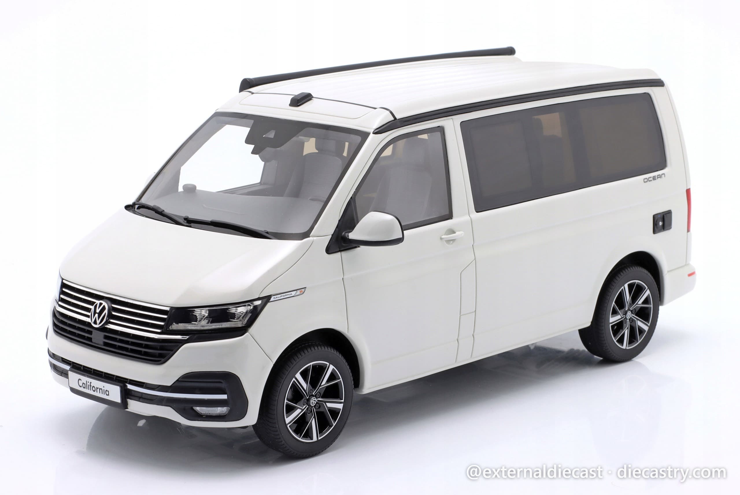 Volkswagen T6.1 California 2021 Ocean Candy White 2021 1:18 scale diecast by Ottomobile