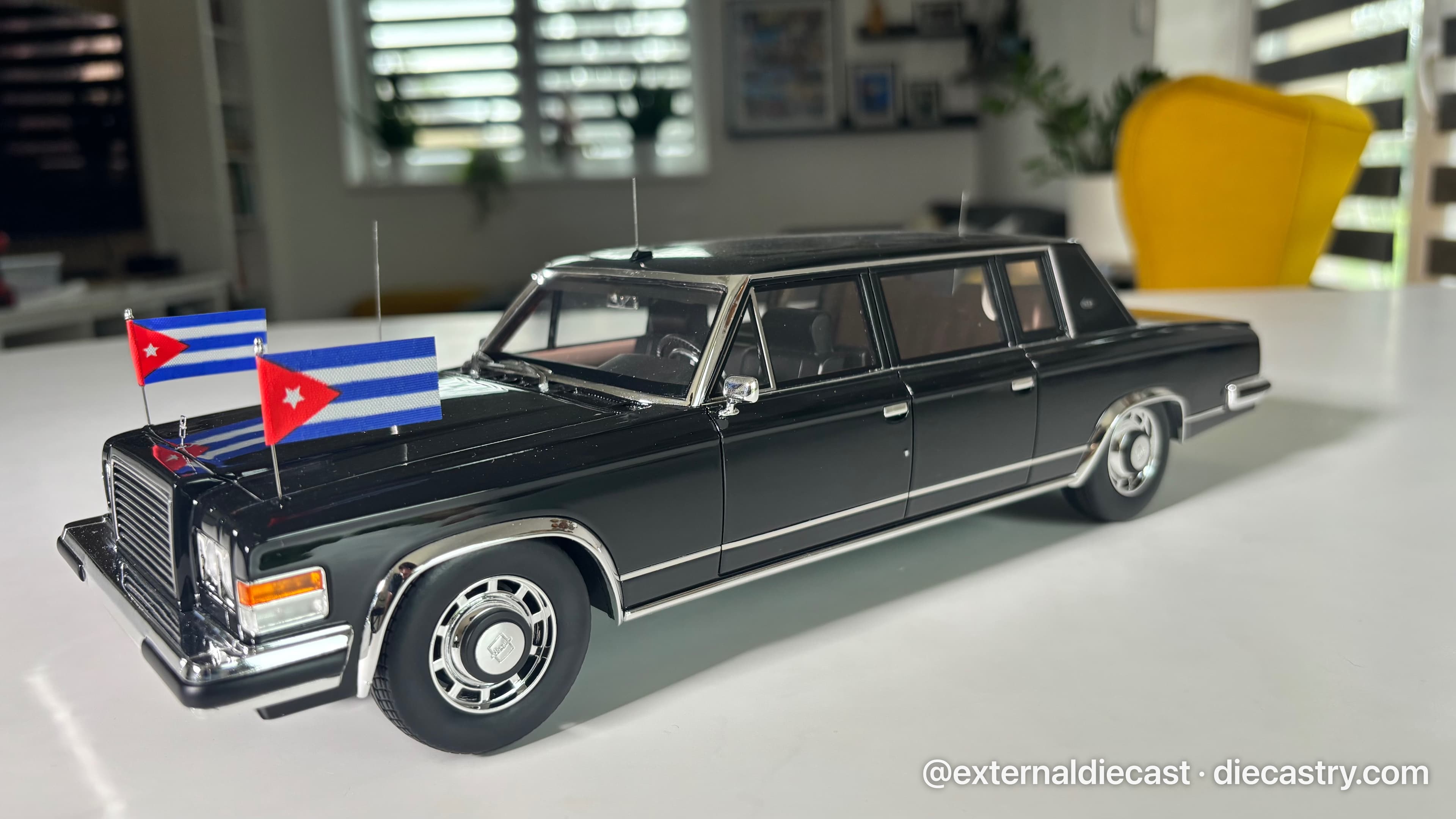 1978 ZIL 4104 Limousine Presidential Fidel Castro 1:18 scale diecast model by Top Marques Collectibles