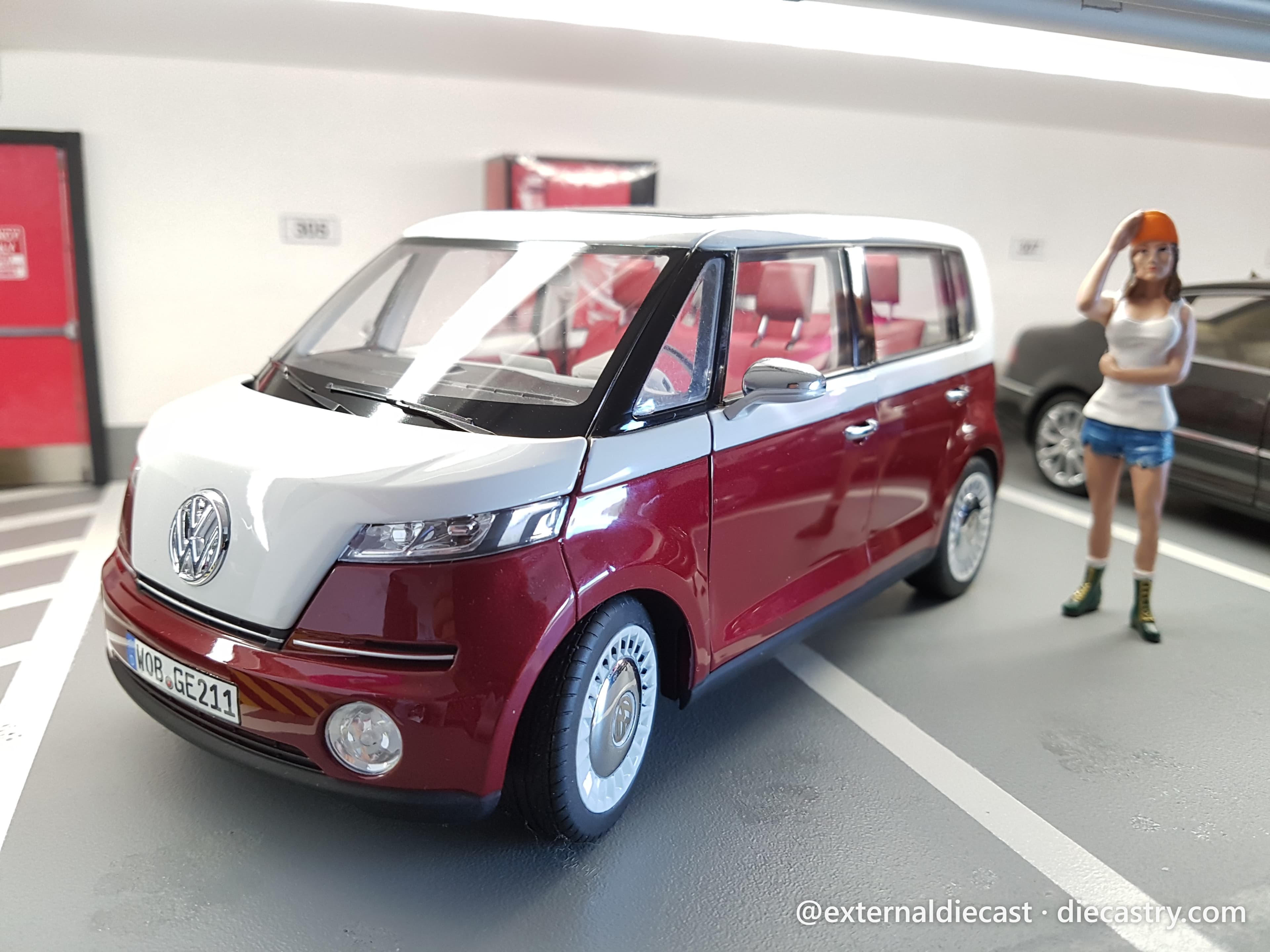 Volkswagen Bulli concept 1:18 scale diecast model