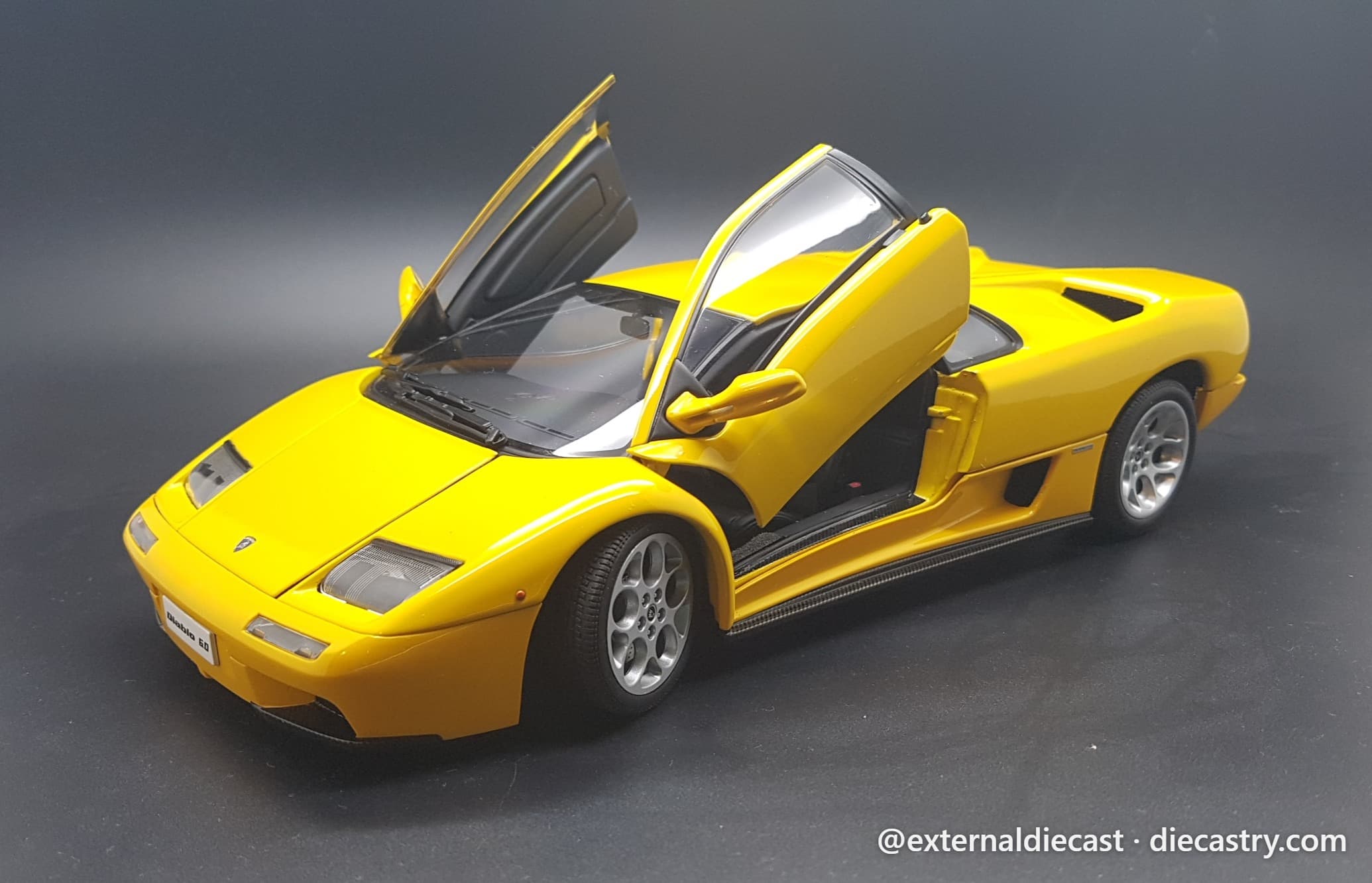 Lamborghini Diablo 6.0 1:18 scale diecast model
