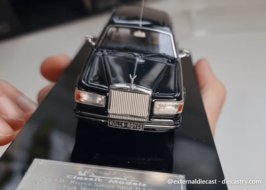 Rolls-Royce Silver Spur II Touring Limousine 1:43 scale diecast model